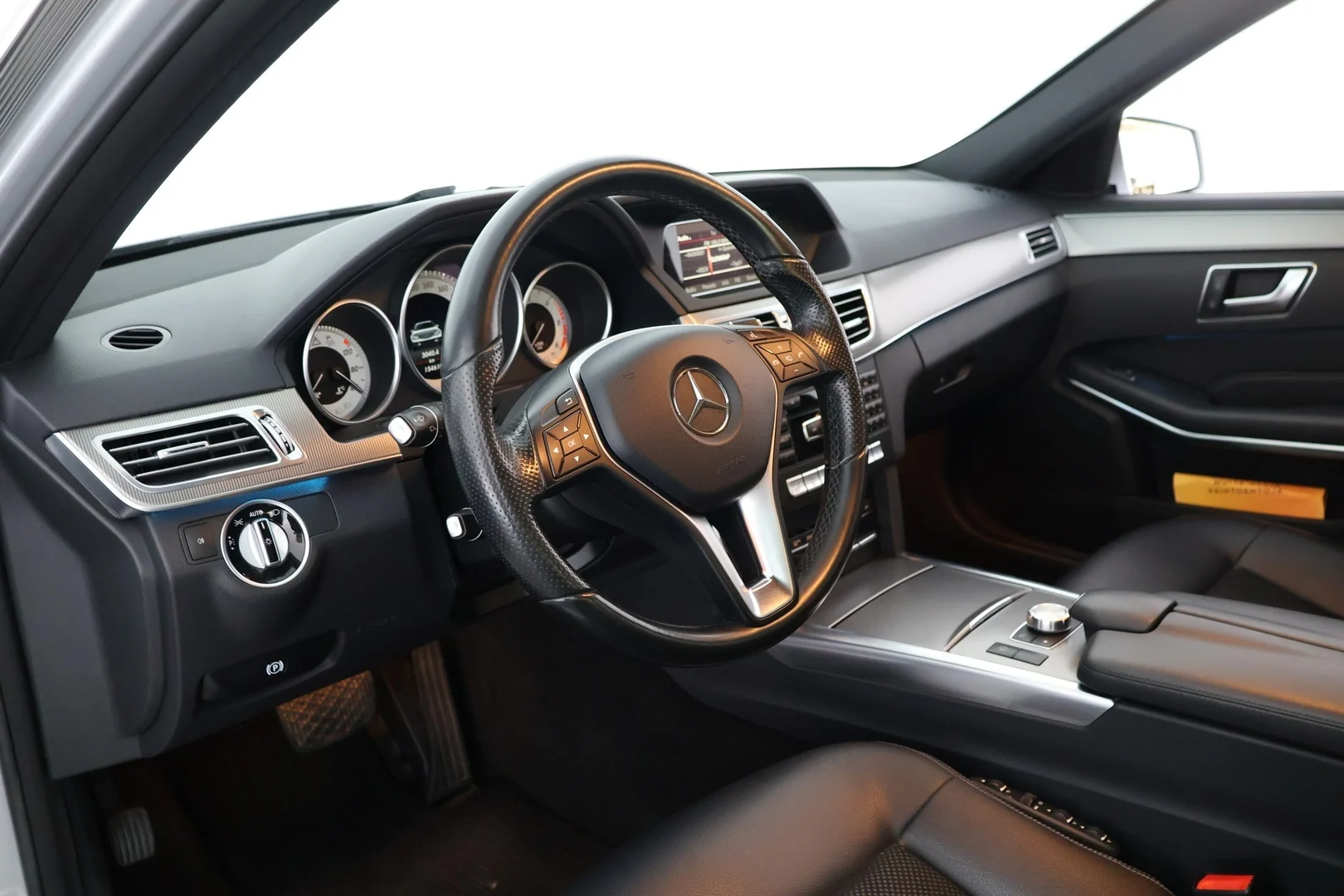 Car Image - 41RYYSKXCSyYAAV9ew97XX