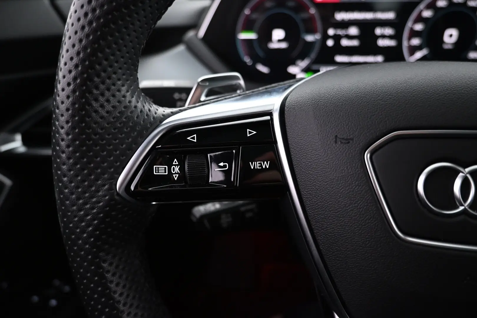 Car Image - 1dnZDa7Gf26mg8YeYR7d3u
