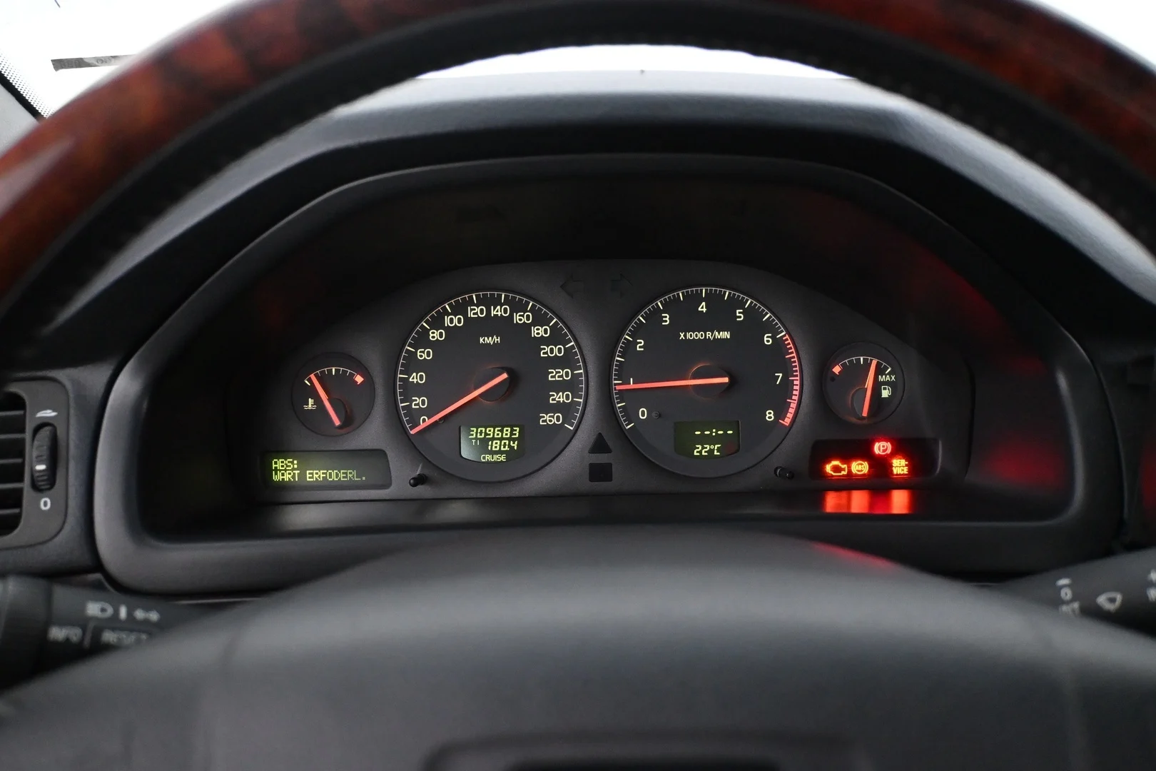 Car Image - 3If7aLyuEh30pLqO8QXHuc