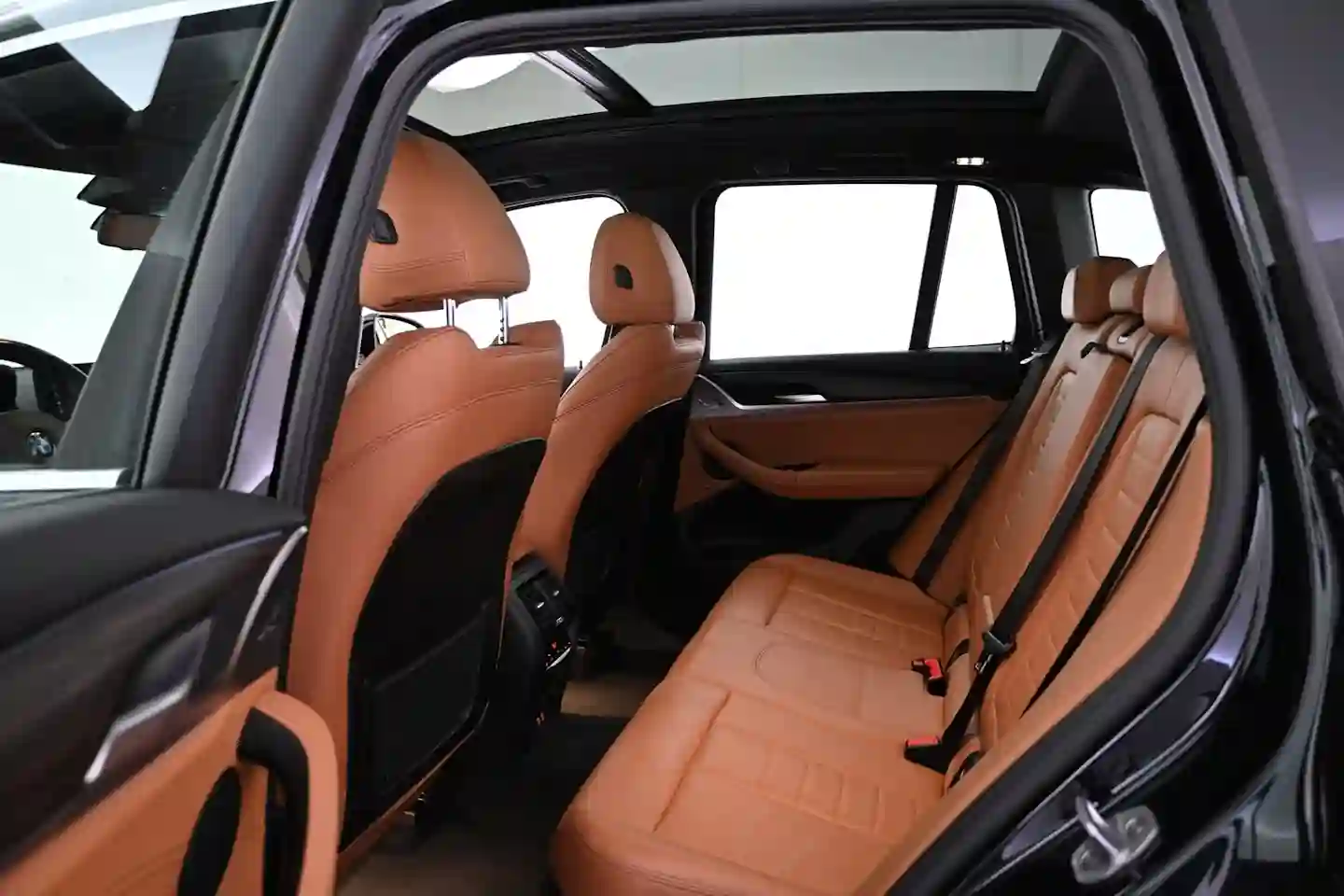 Car Image - 53P9BRYIF9Y8y1xeq8beaH