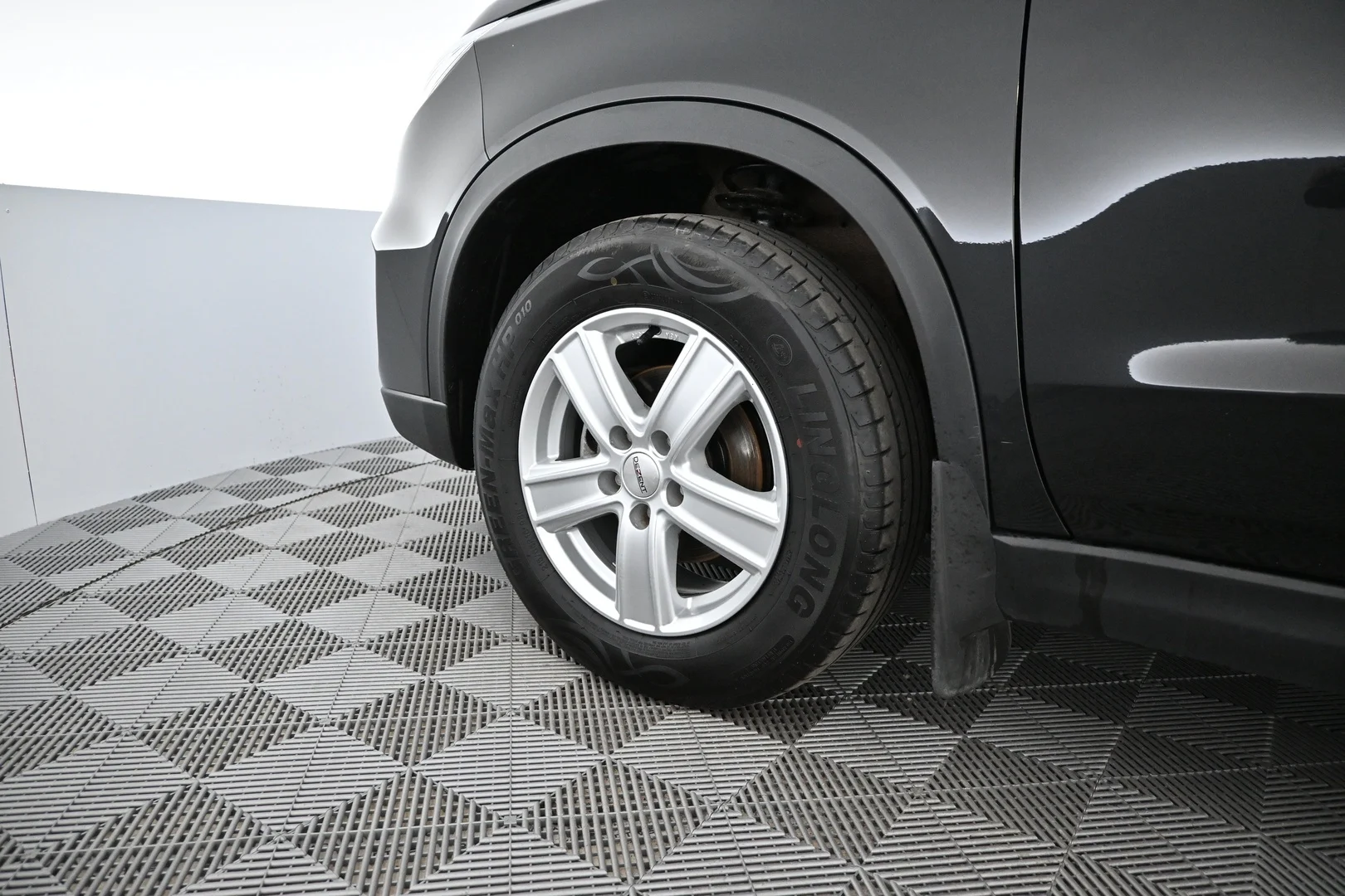 Car Image - WRmaxhIxNCBflpXvq1w7w
