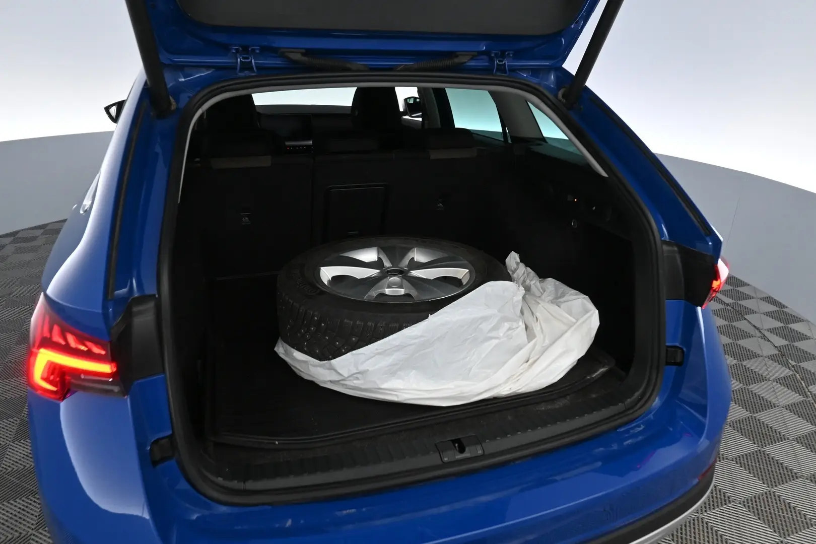 Car Image - 2Wo3x25u1nEcbxhmgQ3kSH