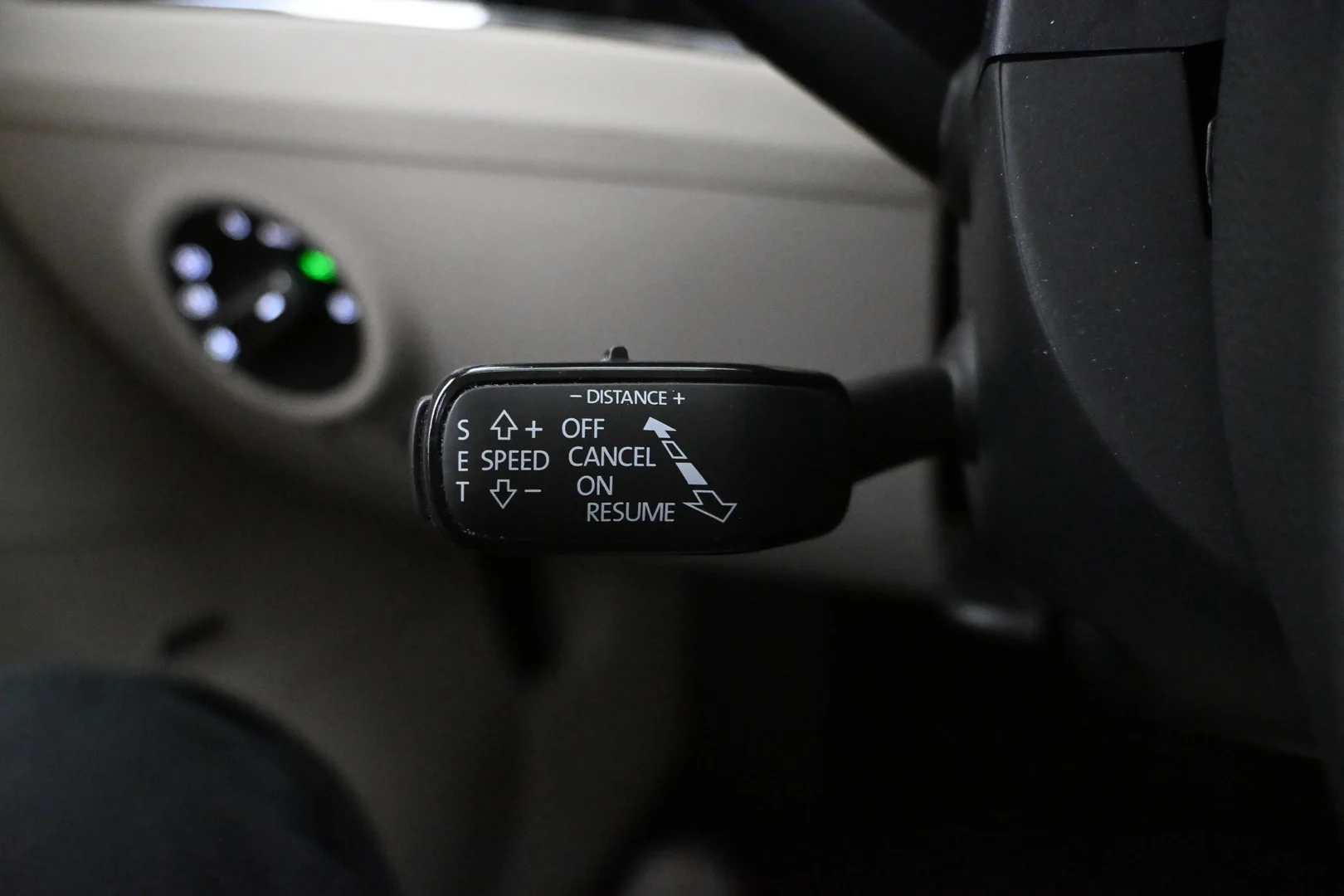 Car Image - 6O9FaZmGEMut87tKHAc1zl