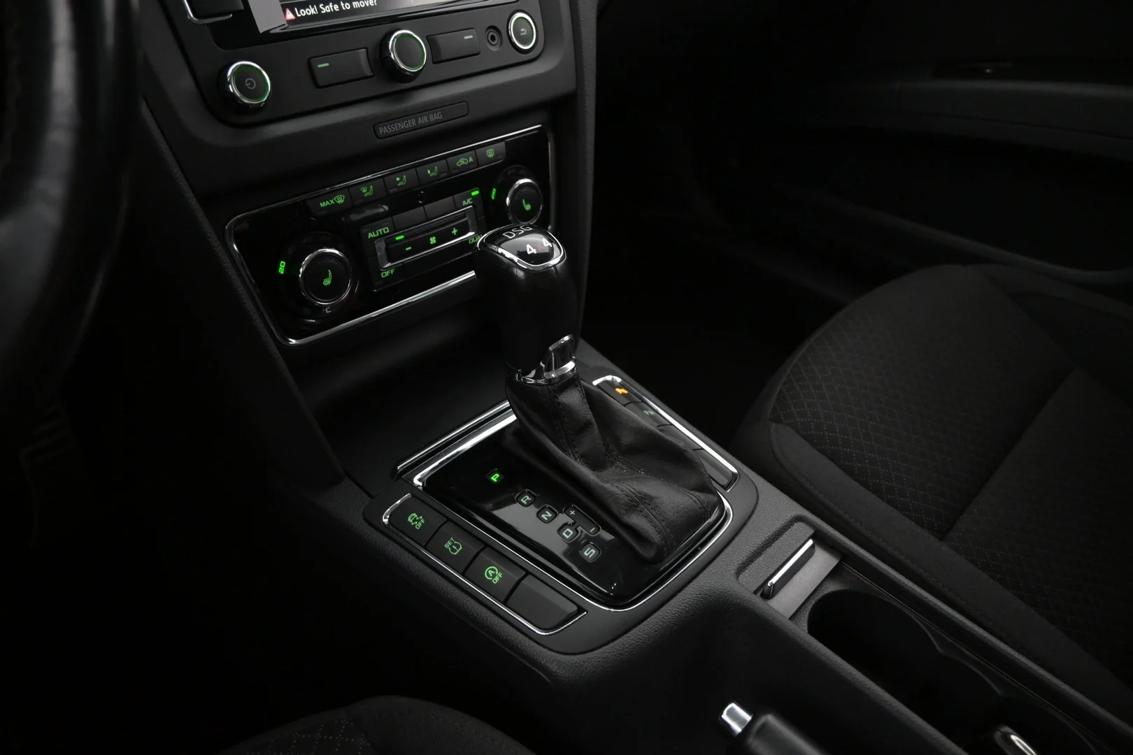 Car Image - 2oSixAoiKc8HR9nRxCMQdY