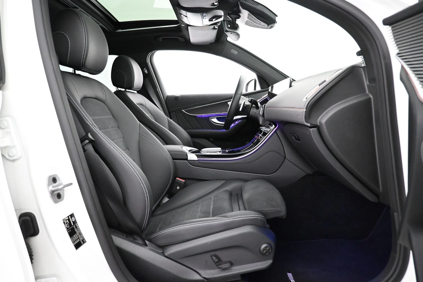 Car Image - 6KAvBR1XlNgi2BhxEoPodj