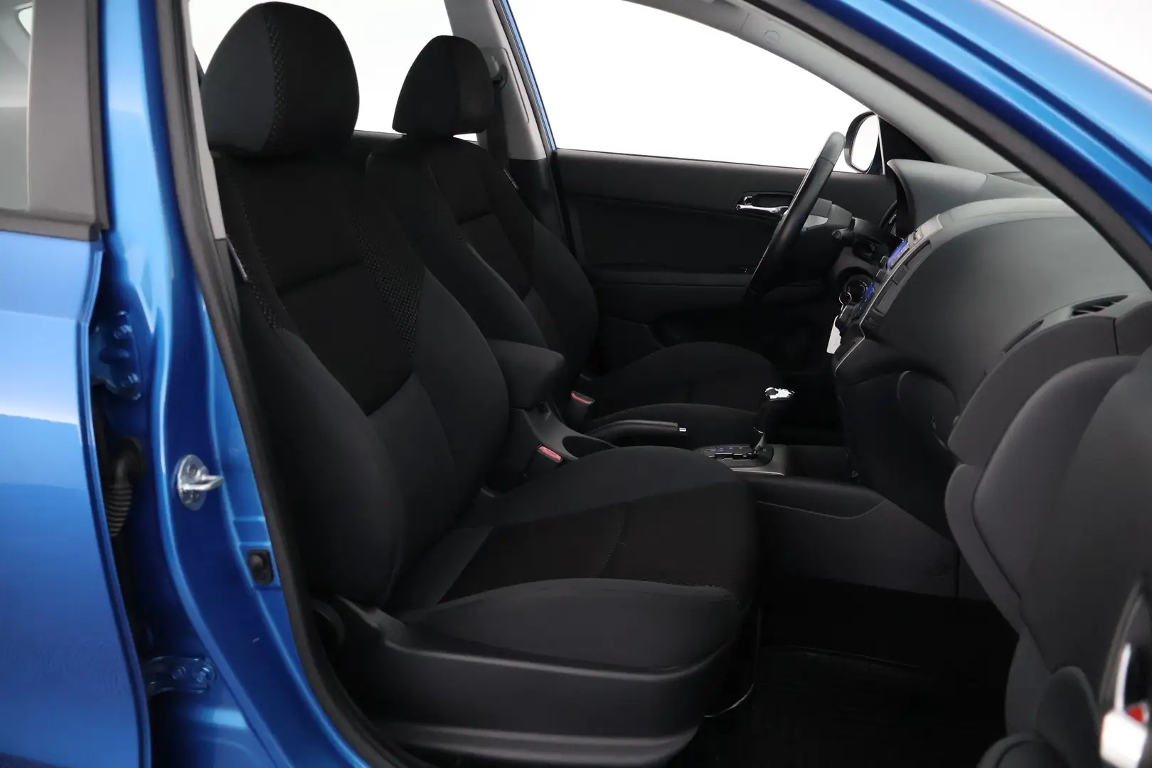 Car Image - omtN7RcoENpy2K4s4cYC6