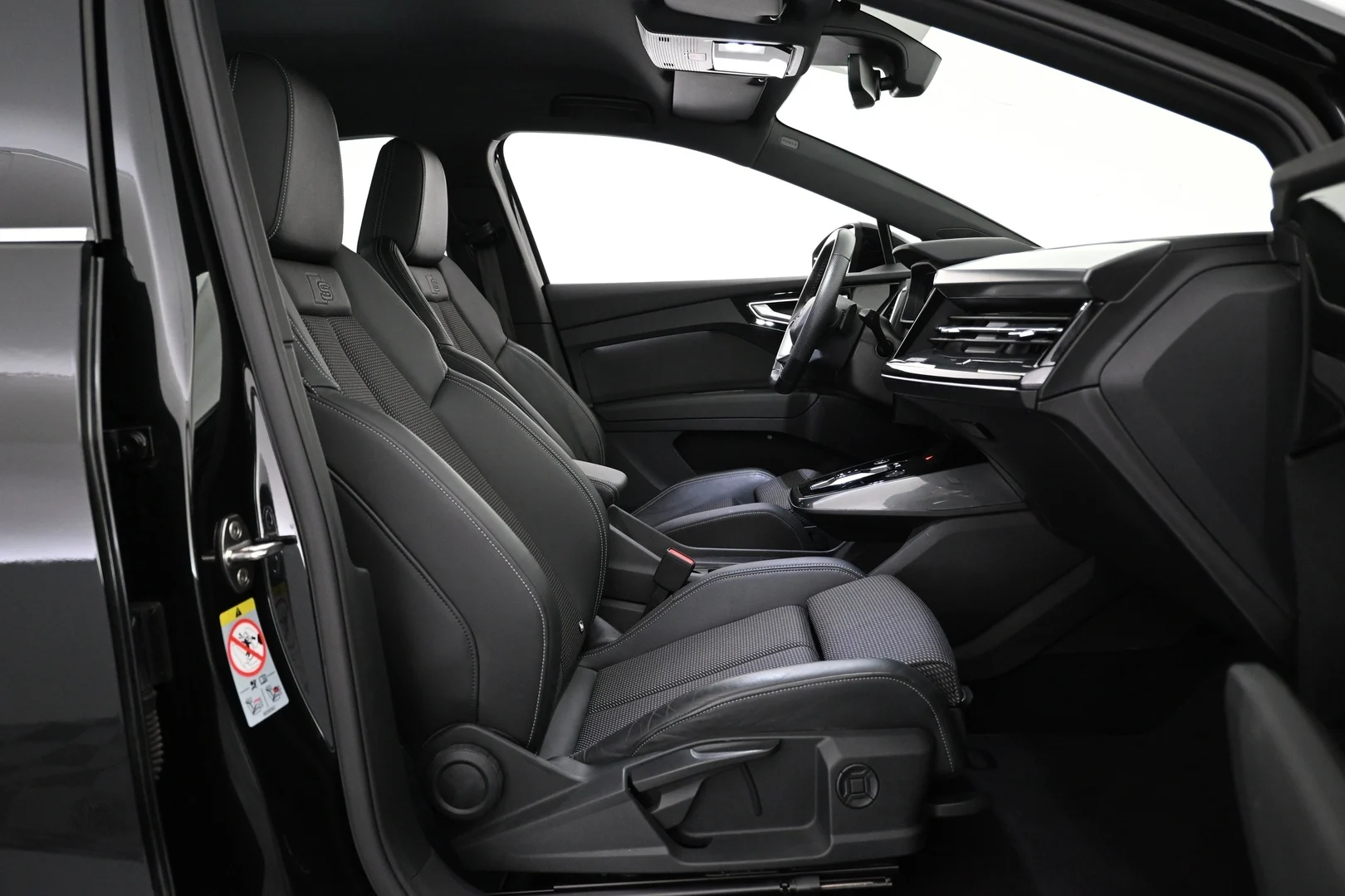 Car Image - 52hNazptXPqKBTUrrDbVhP