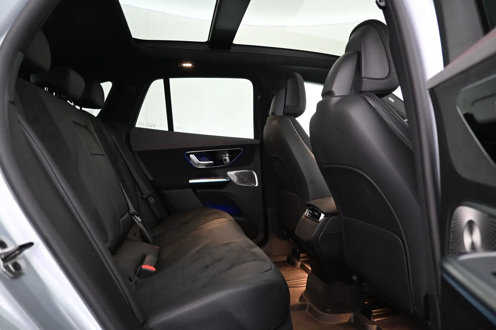 Car Image - 4qx7P0cF6FhGijqsQWAST5