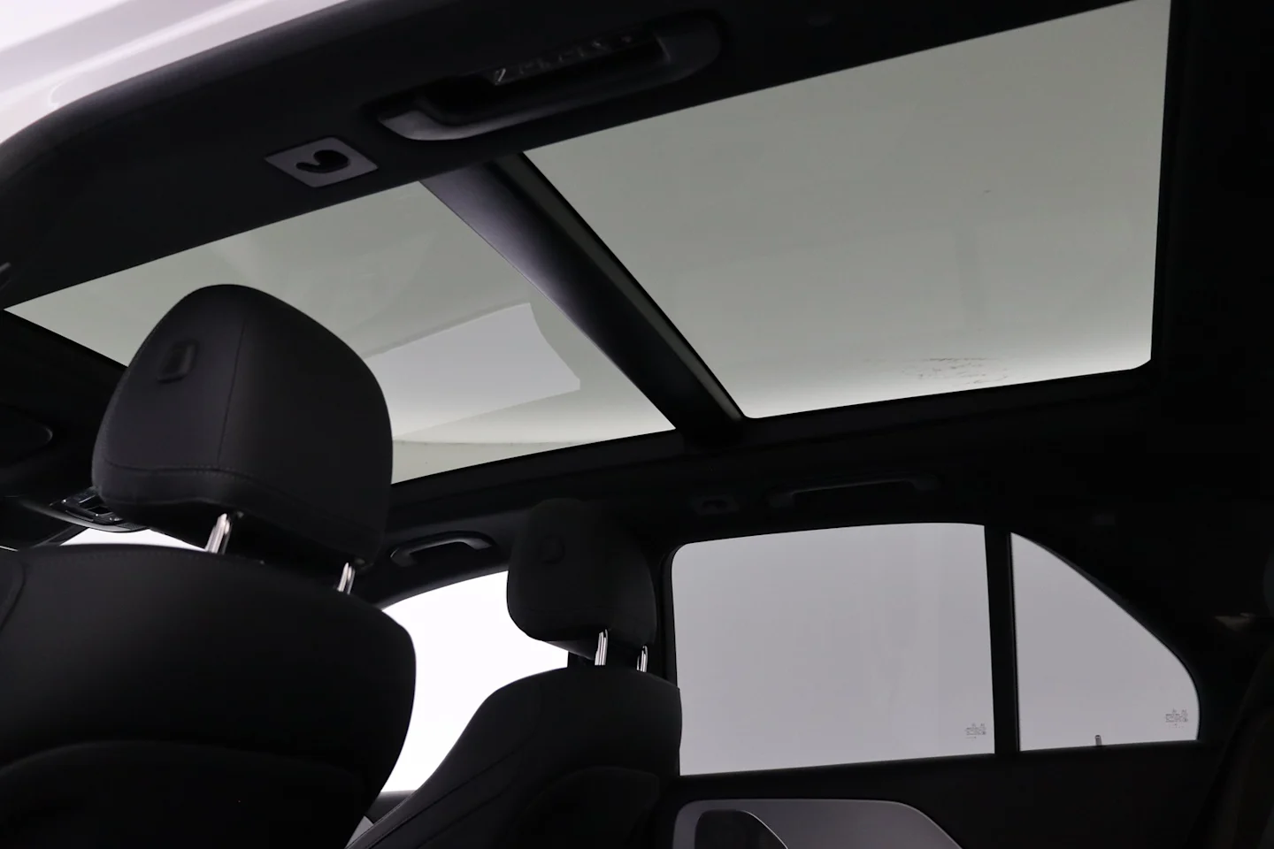 Car Image - 2NsUQdo8wbBNBdrLOJs6vq
