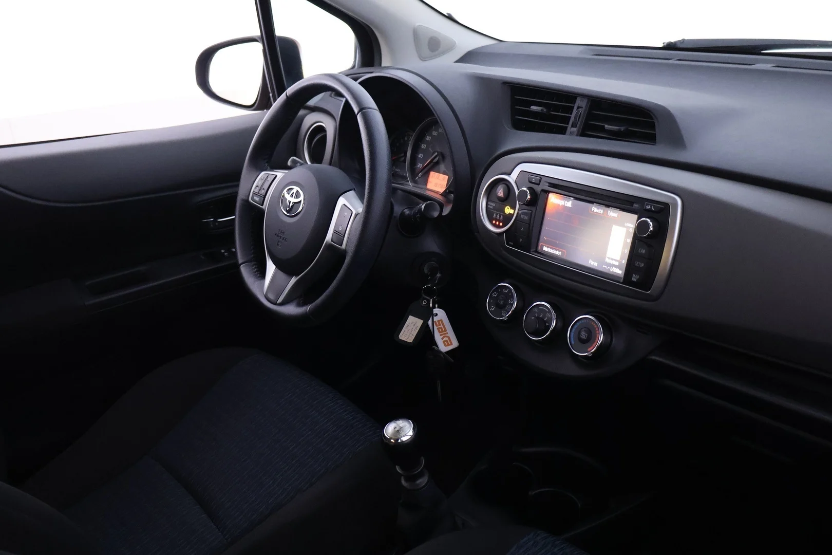 Car Image - 44Z5adCoq7ofXLmFSfxYs1