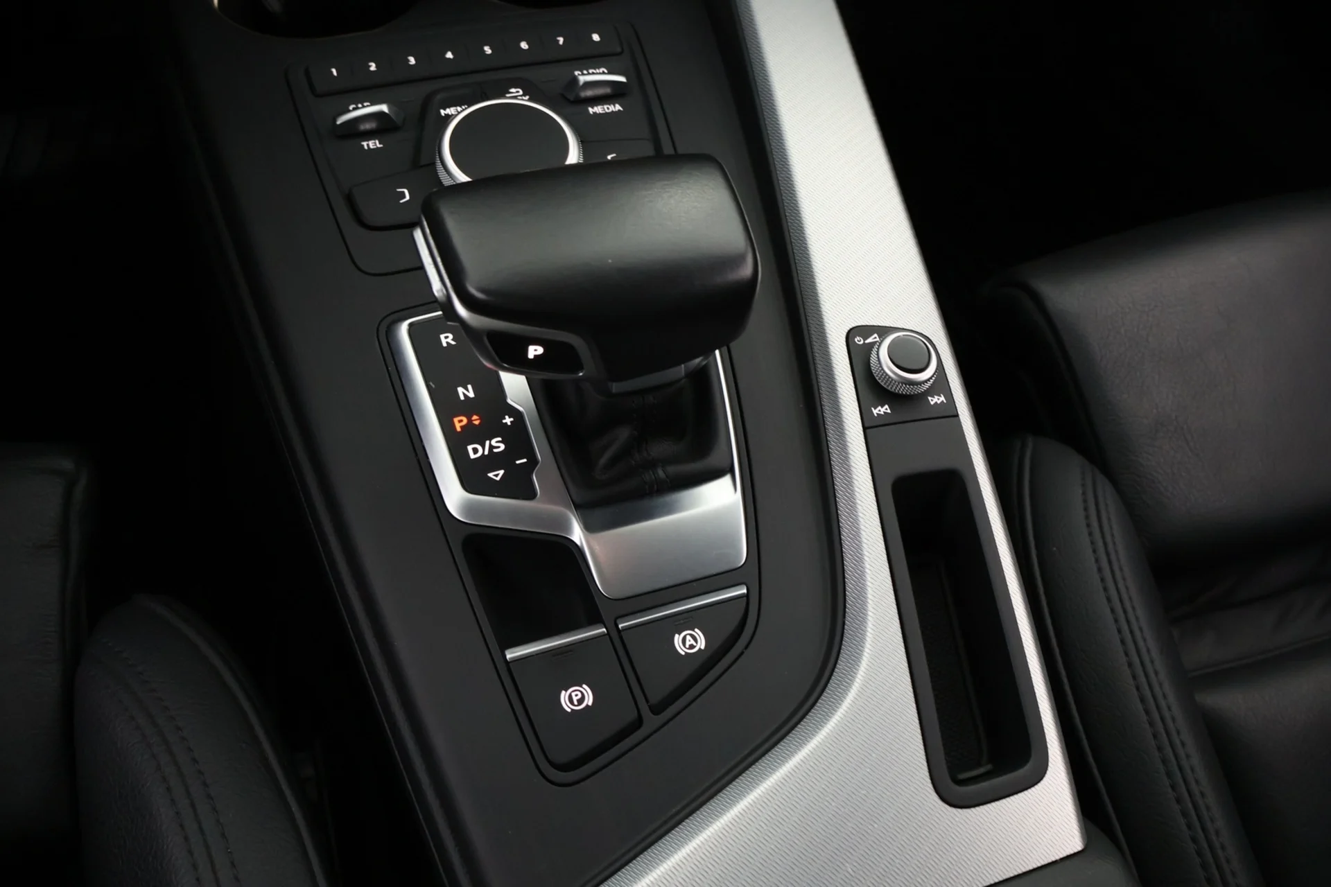 Car Image - 7DQP6AqYNImZzlDm31n17b