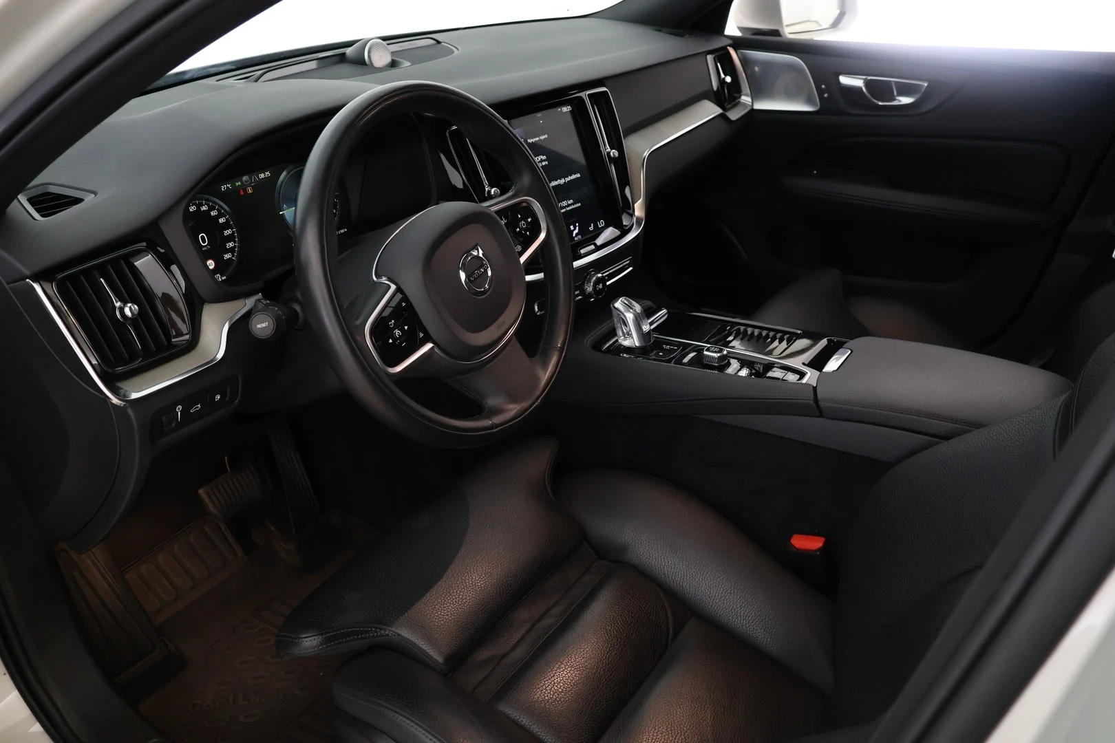 Car Image - 6nxpujXsPvUgXlwsxyfq8B