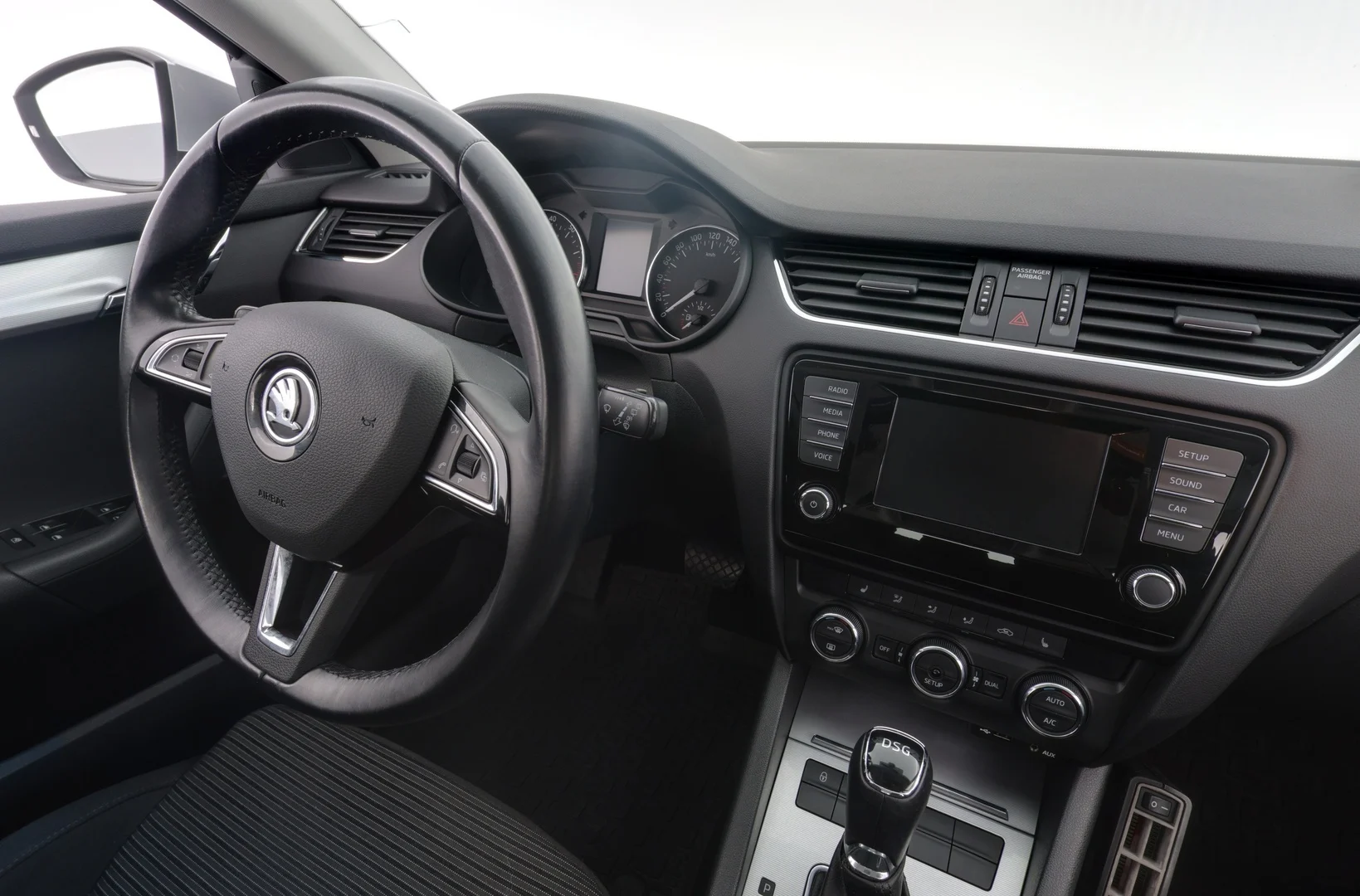 Car Image - 6baAtkwKpZgIu4MSJBSGuz