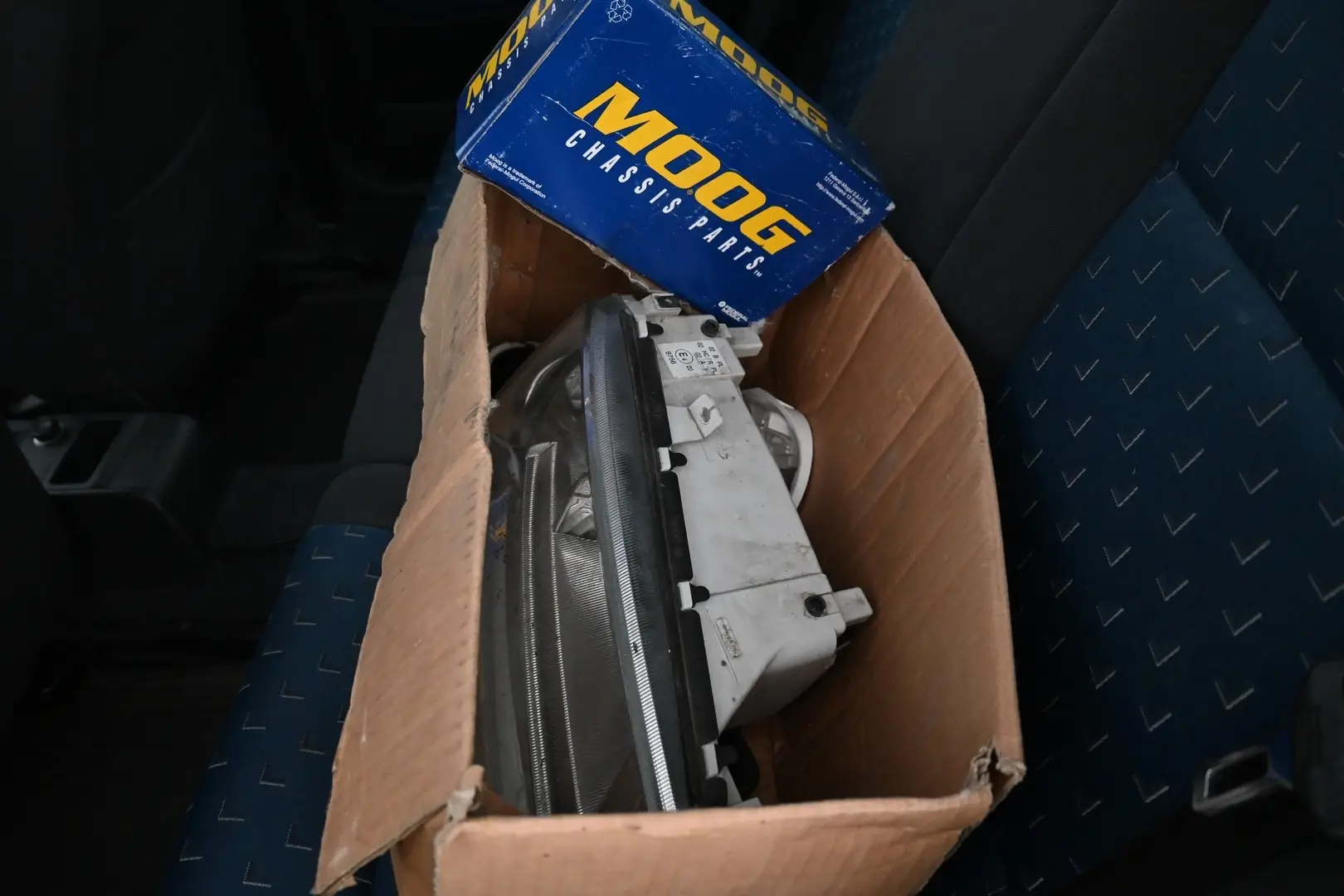 Car Image - 2L0oXsK3APjarkPiTFpnpW