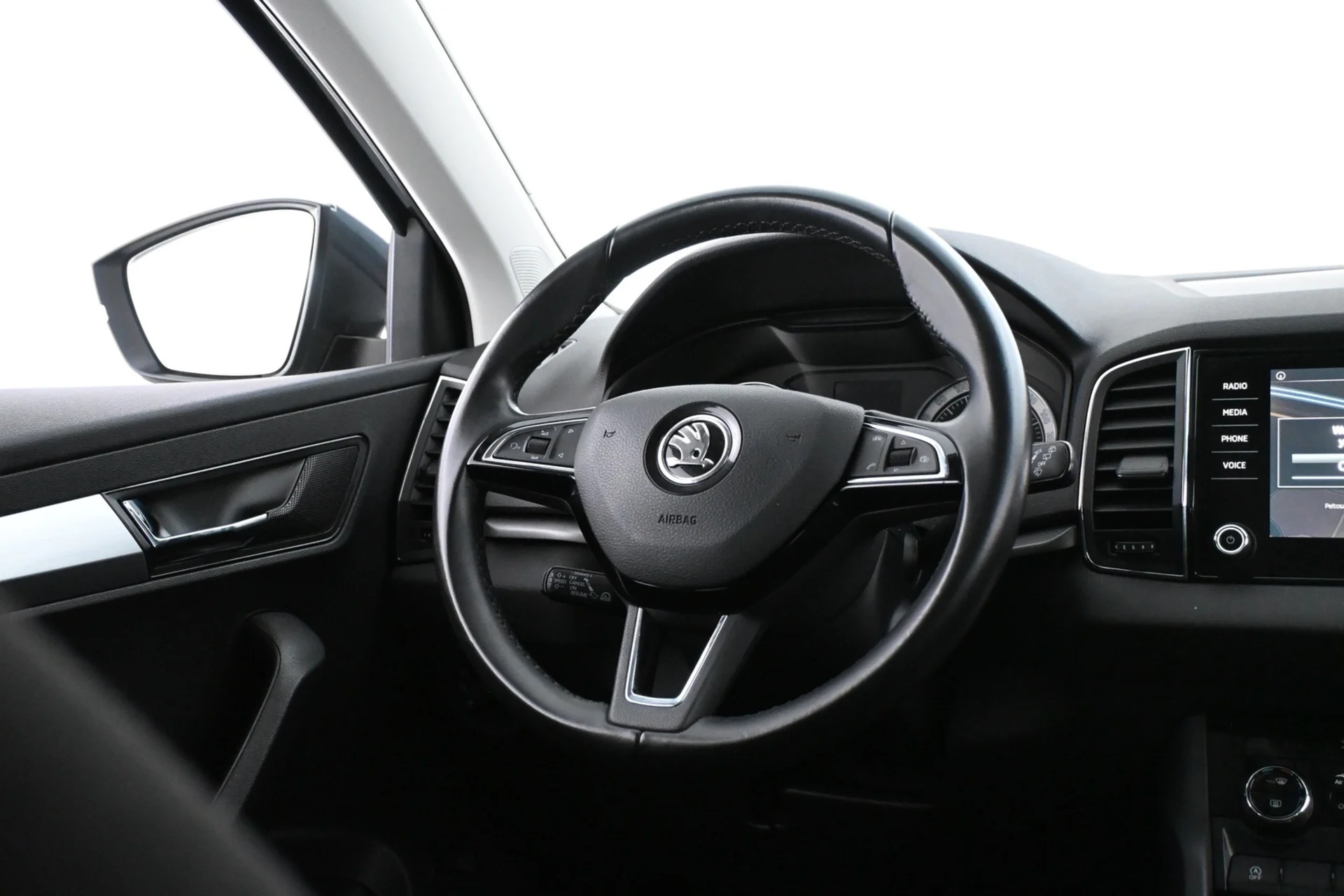 Car Image - 27ApwB9vBT6s1x1Sry2OyV