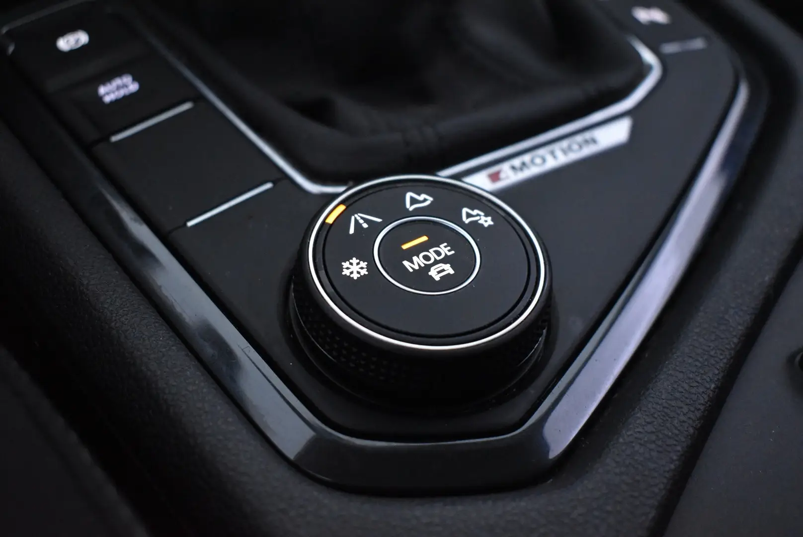 Car Image - 2XiJRns1nJ0t10v8oFK7hP