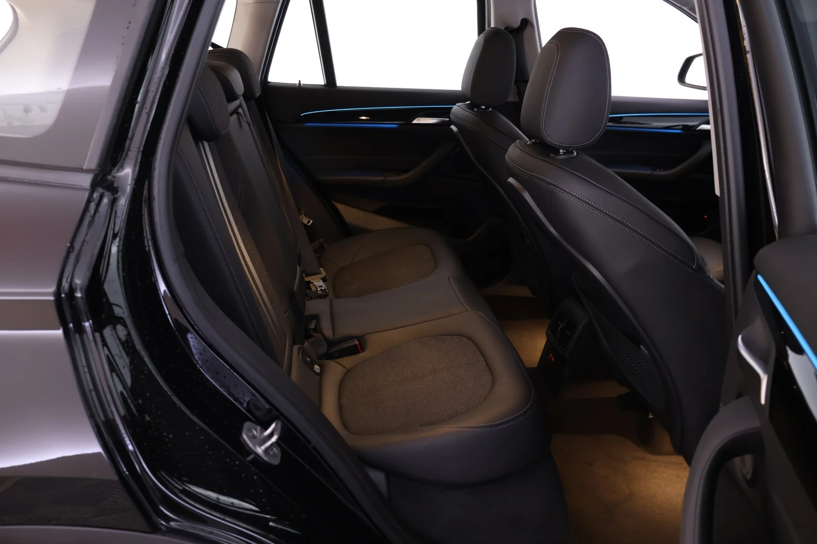 Car Image - 3miD5uBNh2DZgOHGJA07Ru