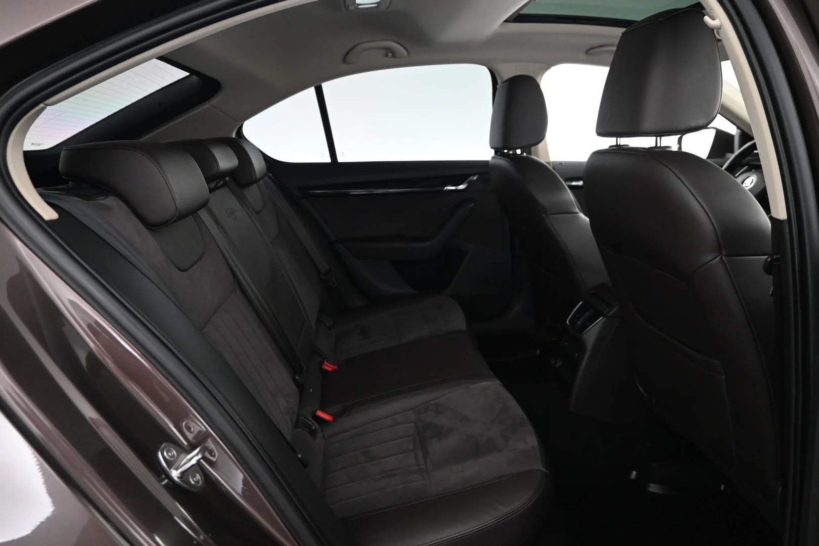 Car Image - 7wYgDlljM4K70Rgk8wYsQM
