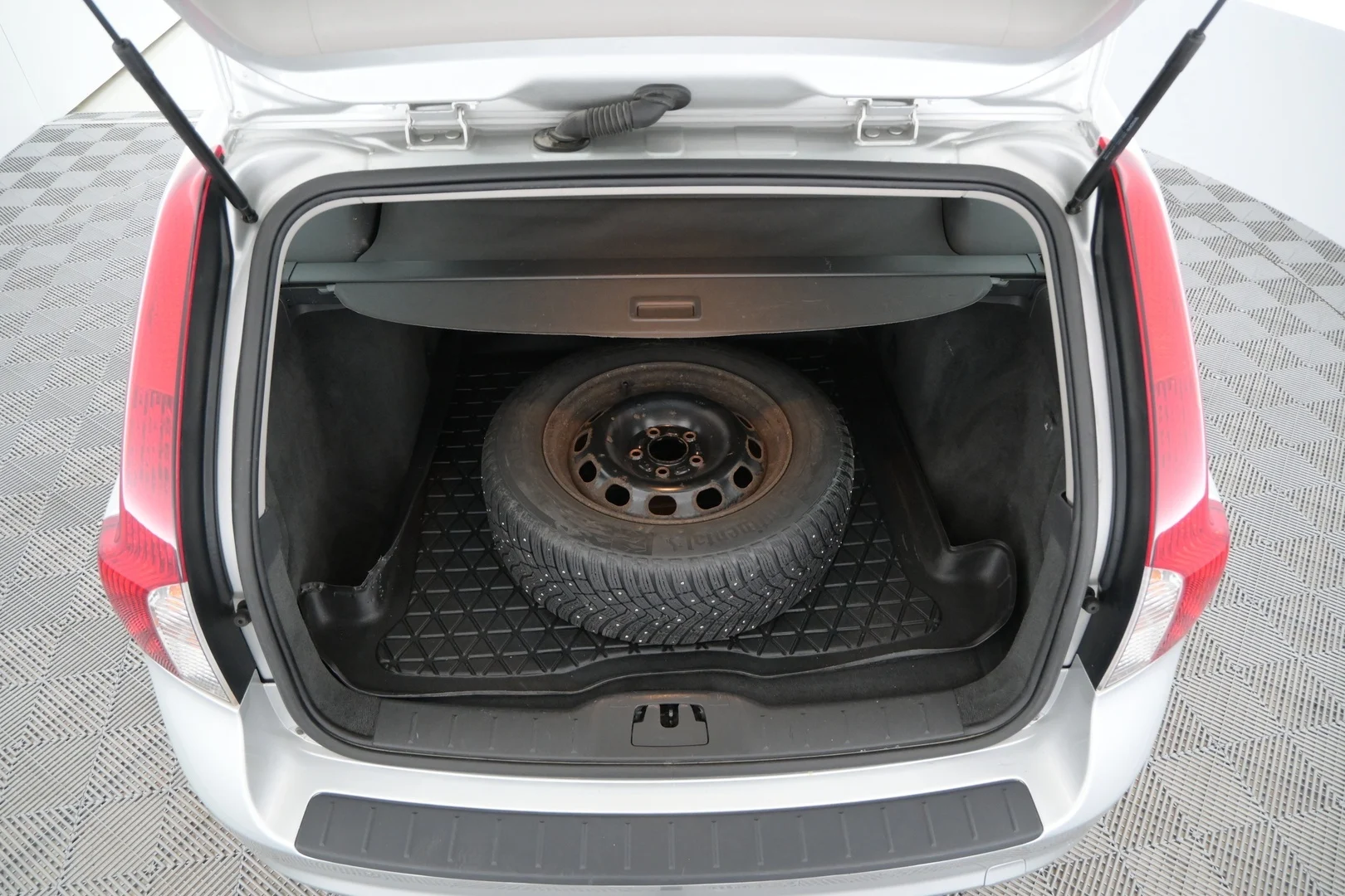 Car Image - 6RVV27xw6tS5OMOuO9rtJi