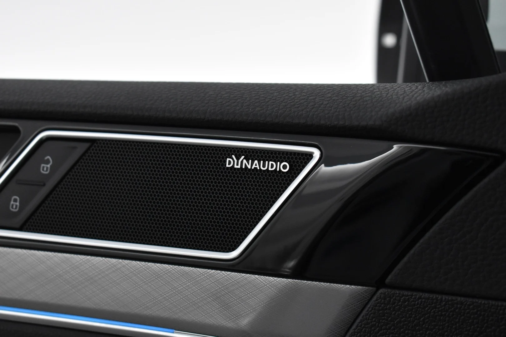 Car Image - 7DHBbwYmtP38o3sdgziBNV