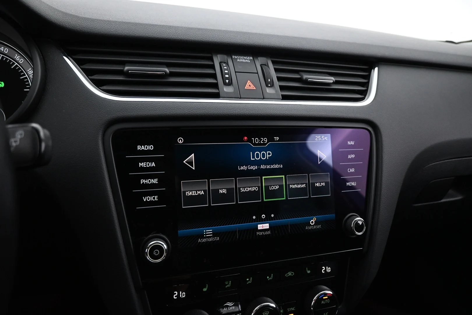 Car Image - 5tAyaN2wSI4K6ZnPQ7tA9U
