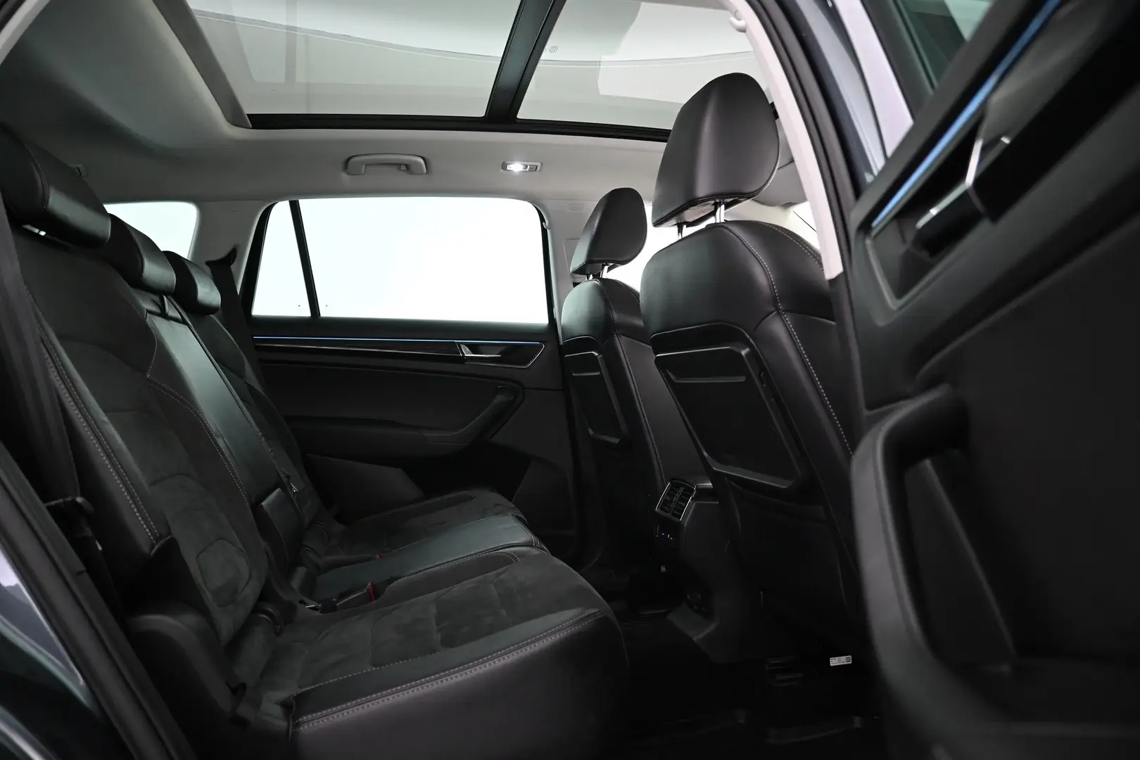 Car Image - 4C80NqqGDtXKOM2sDBhuSp