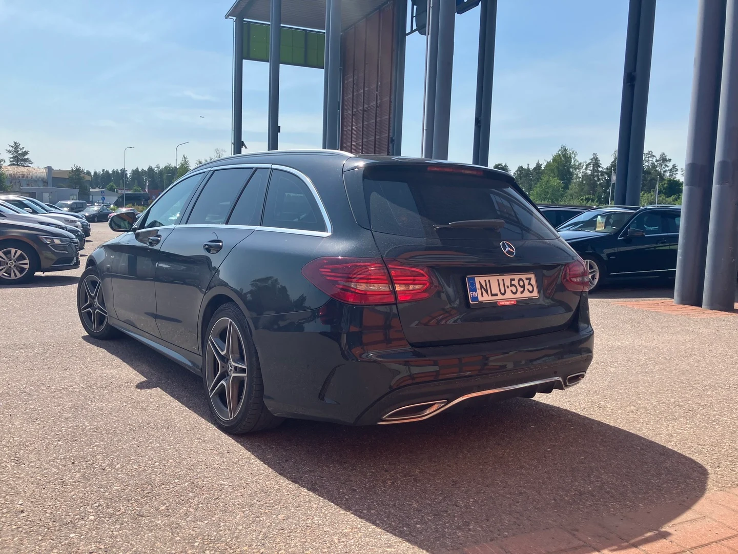 Car Image - vy95LyrUhFN5wewmFlvF1