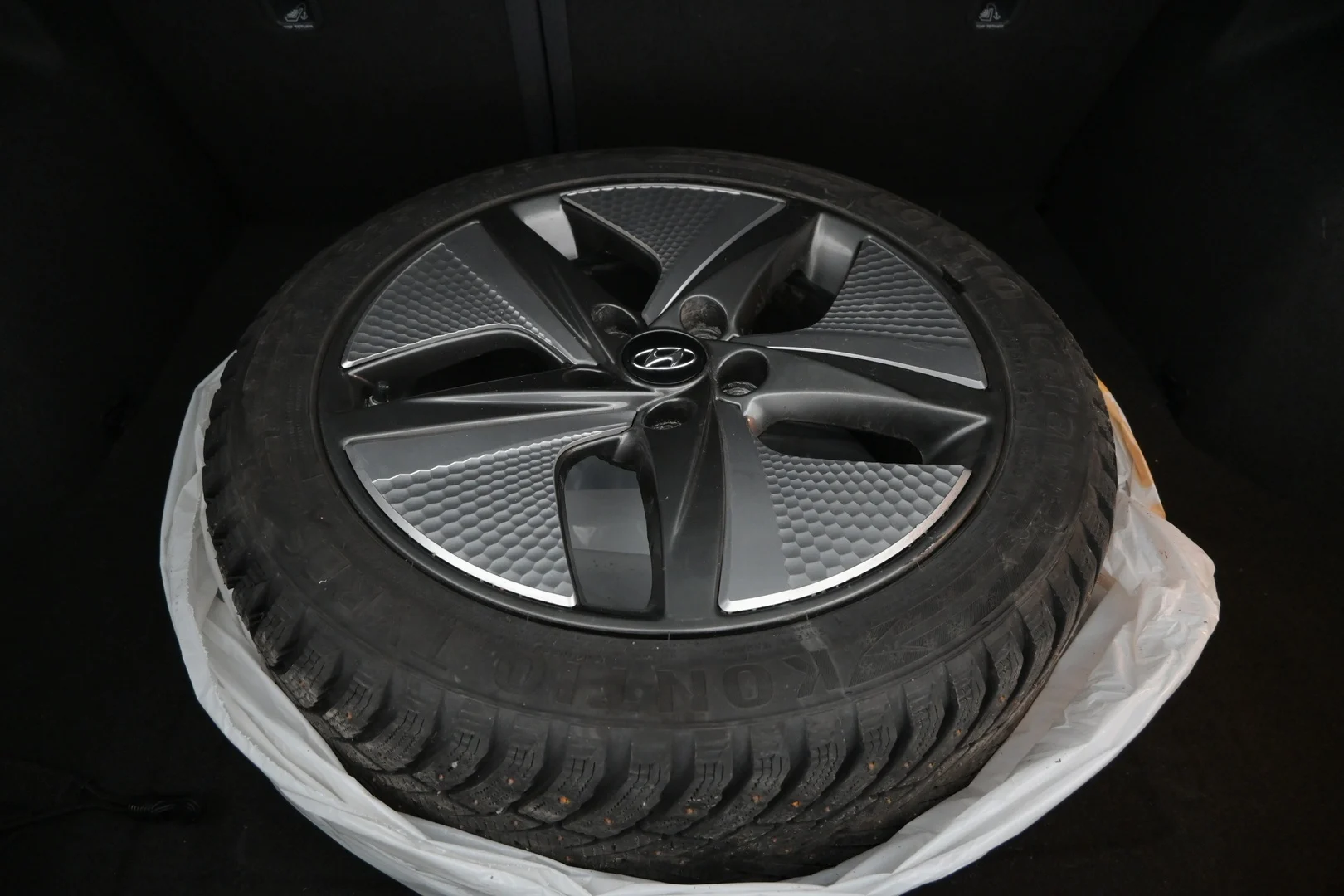 Car Image - 5mwU4eF3j9Q9k6GOh1XCaM