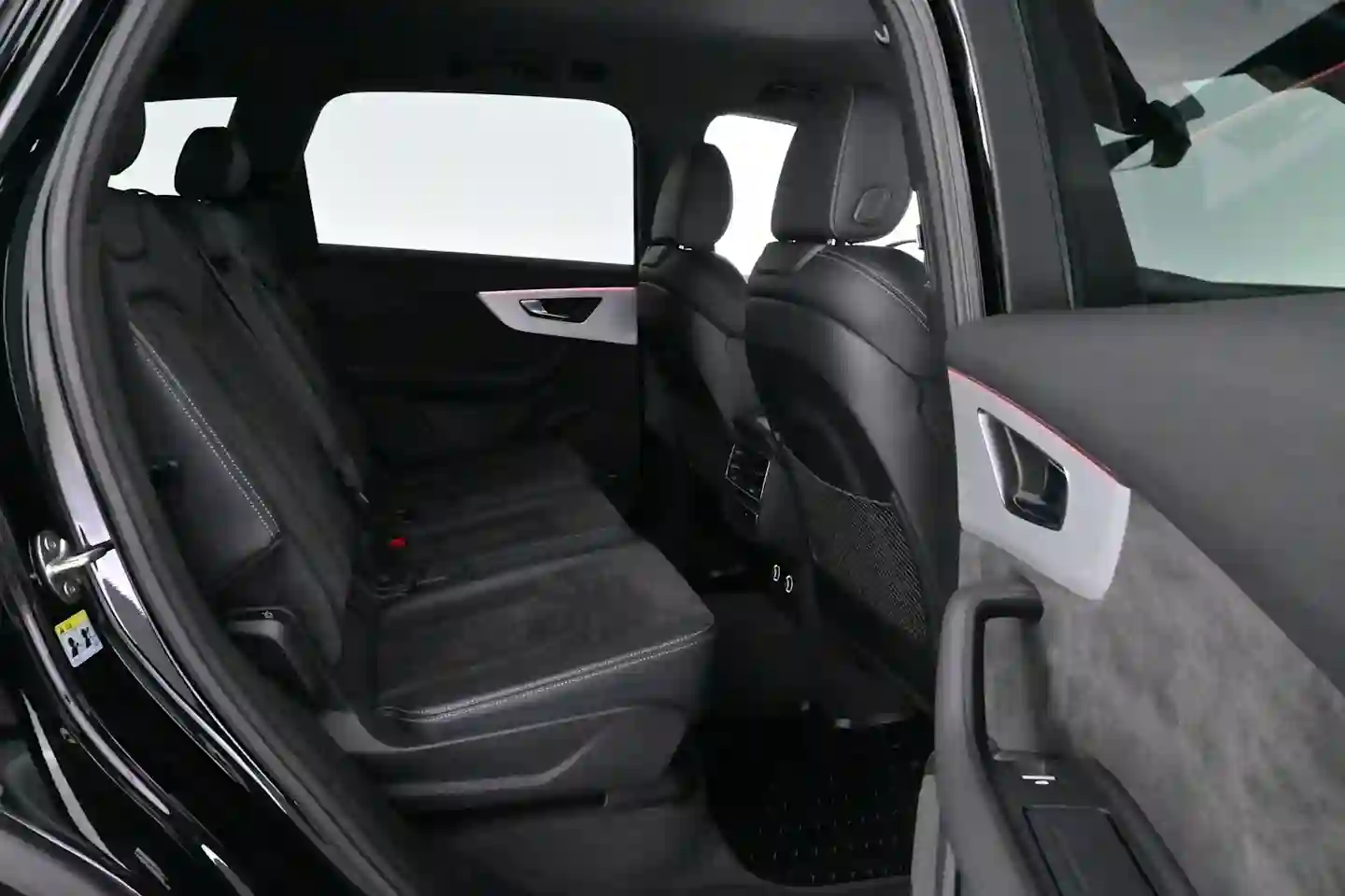 Car Image - 5NtqHOEUfpiUMa9xpOzx5c