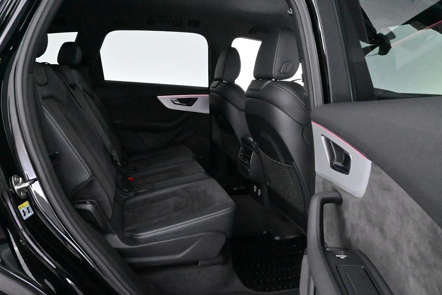 Car Image - 5NtqHOEUfpiUMa9xpOzx5c