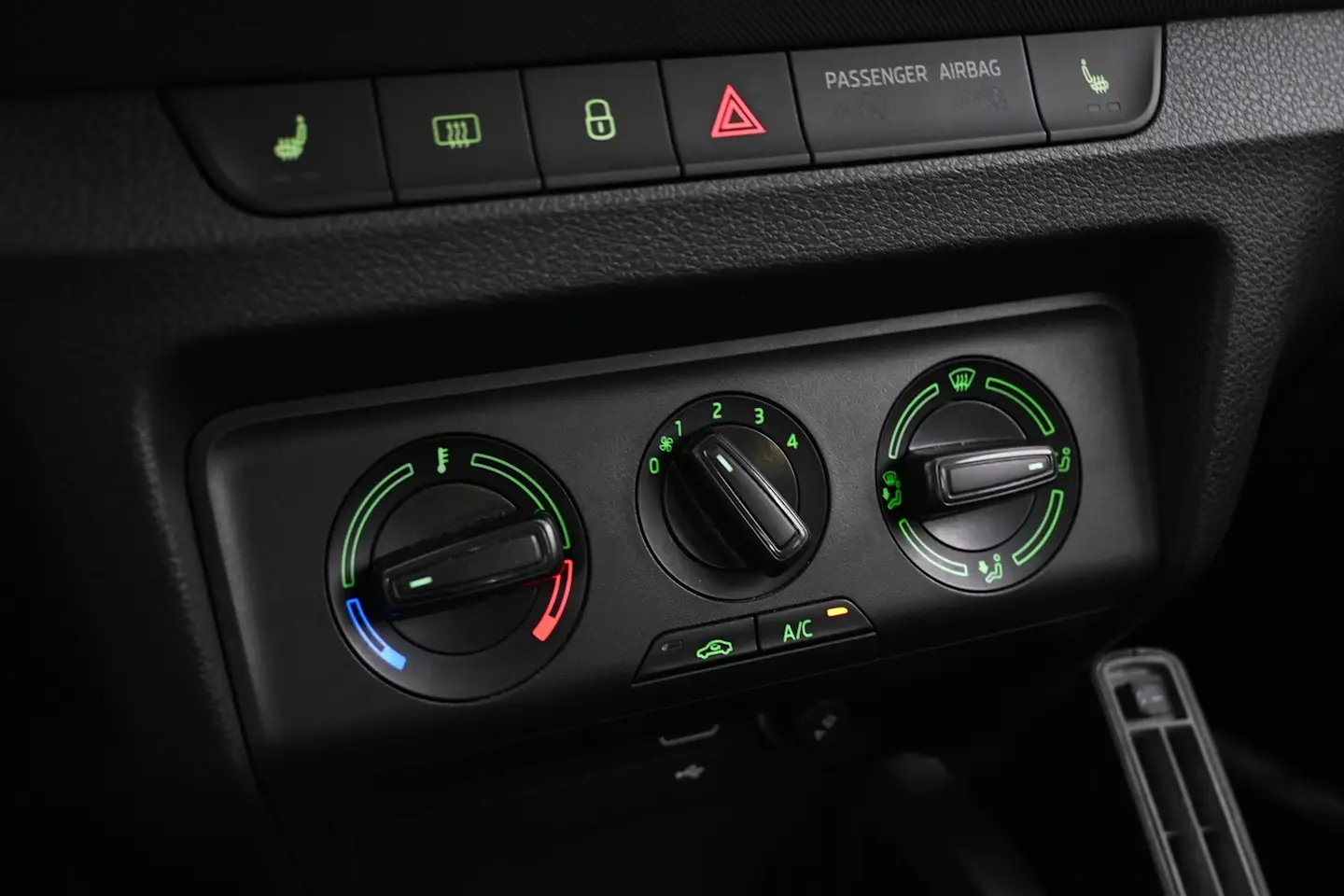 Car Image - uJbqobai3BkurtKDWKrjc