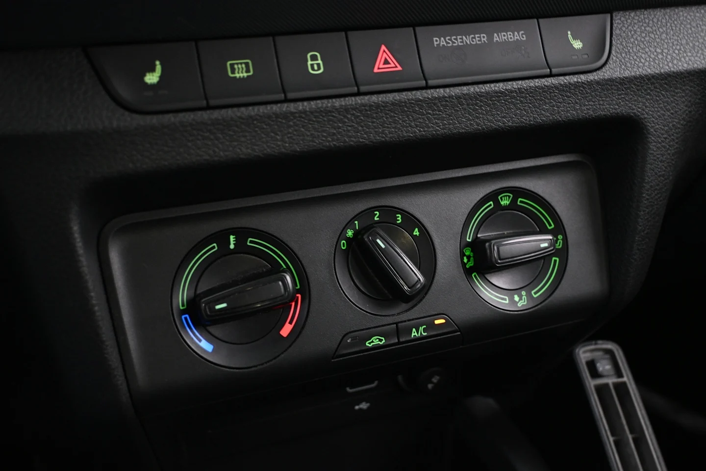 Car Image - uJbqobai3BkurtKDWKrjc