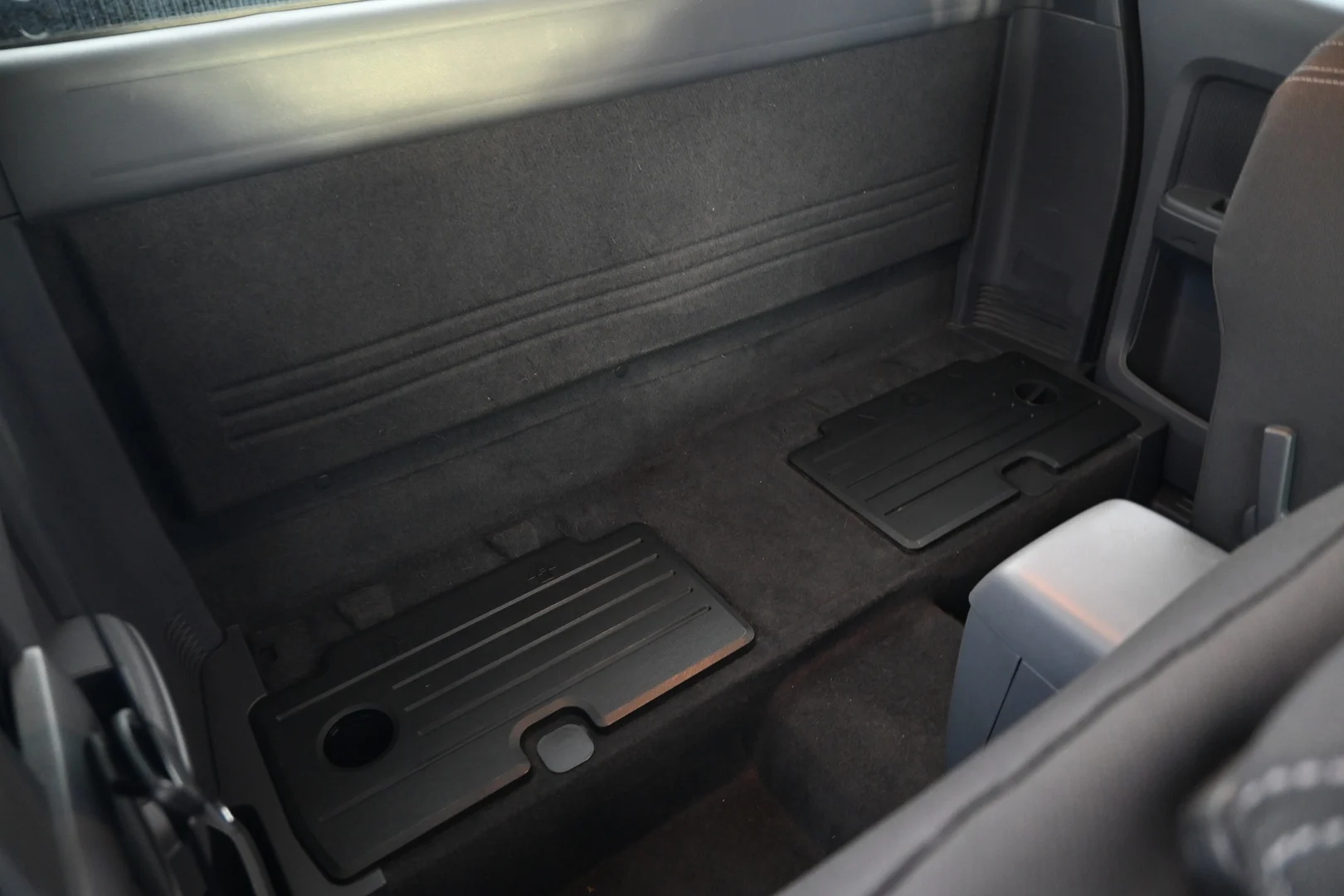 Car Image - 3r7knY7fdVWL7wi7OEY1dE