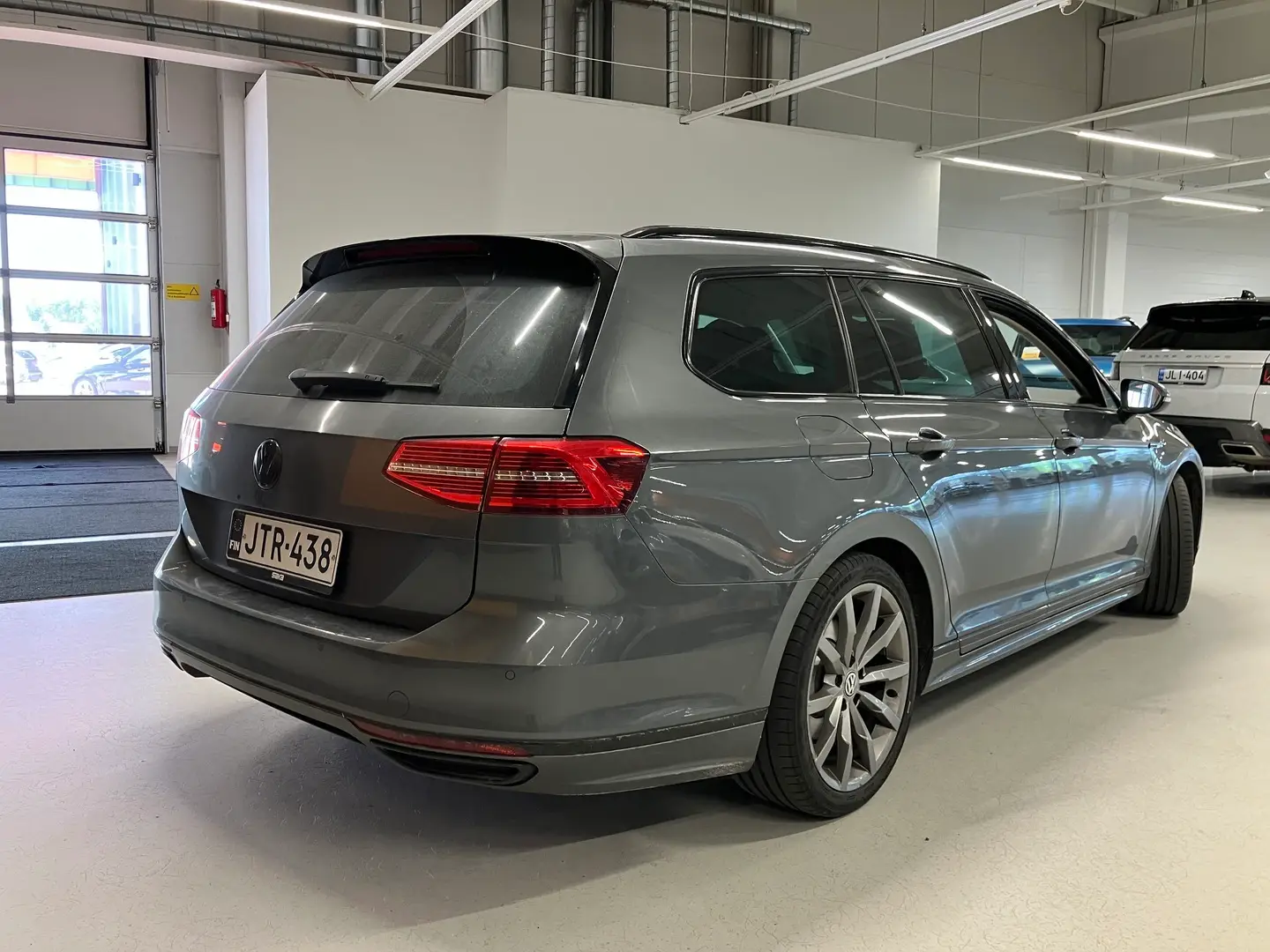 Car Image - 7mrSUJA3WqJEXlKtqLz8Cl