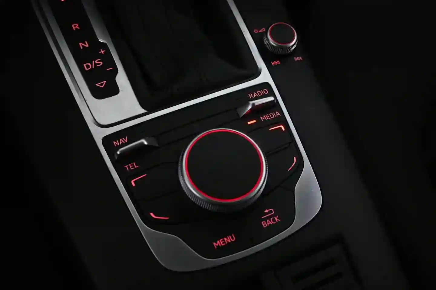 Car Image - 4evnhuysE2hLjY3RLl7IzG