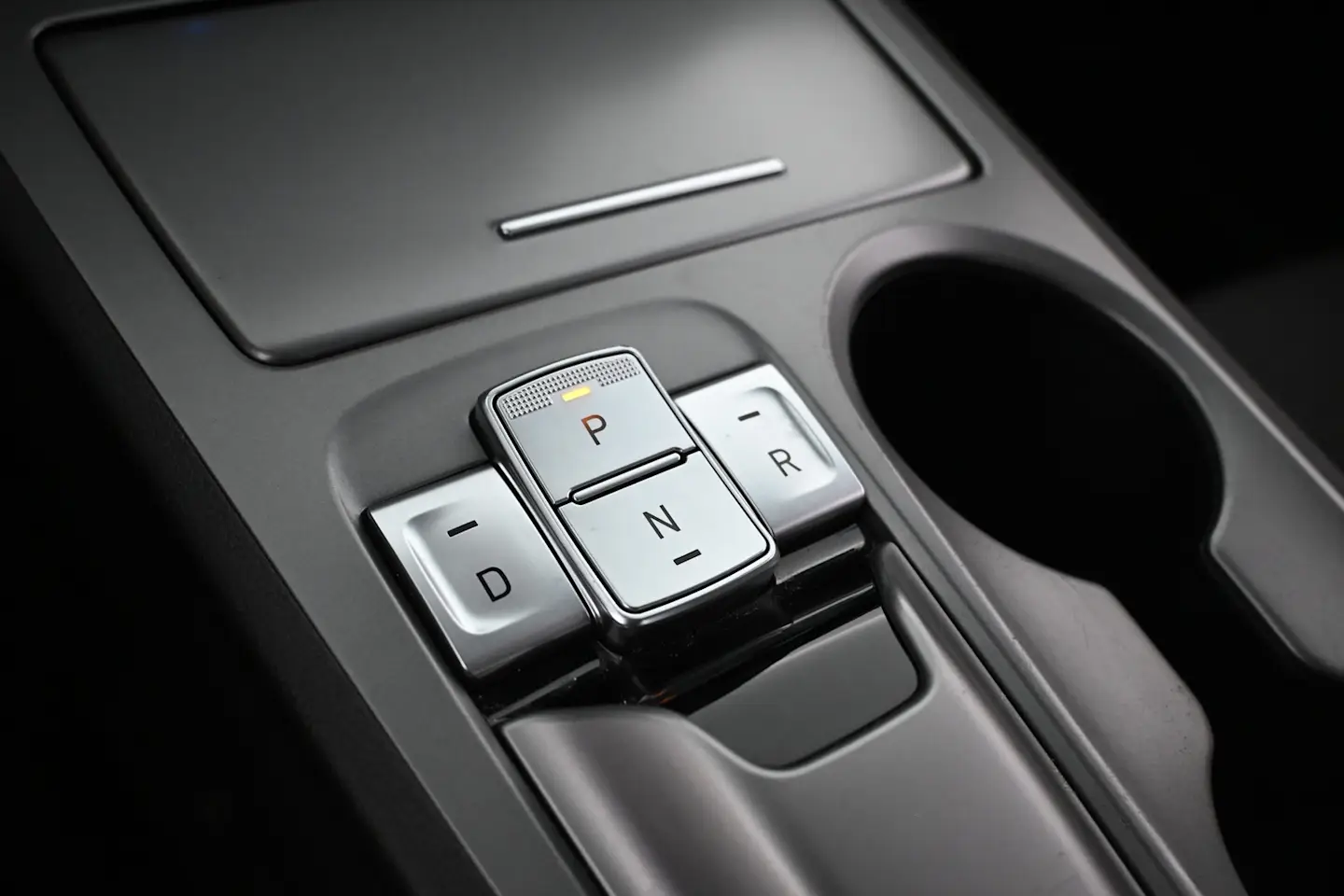 Car Image - 2pjATAr0LYPd7MzF66MD0u