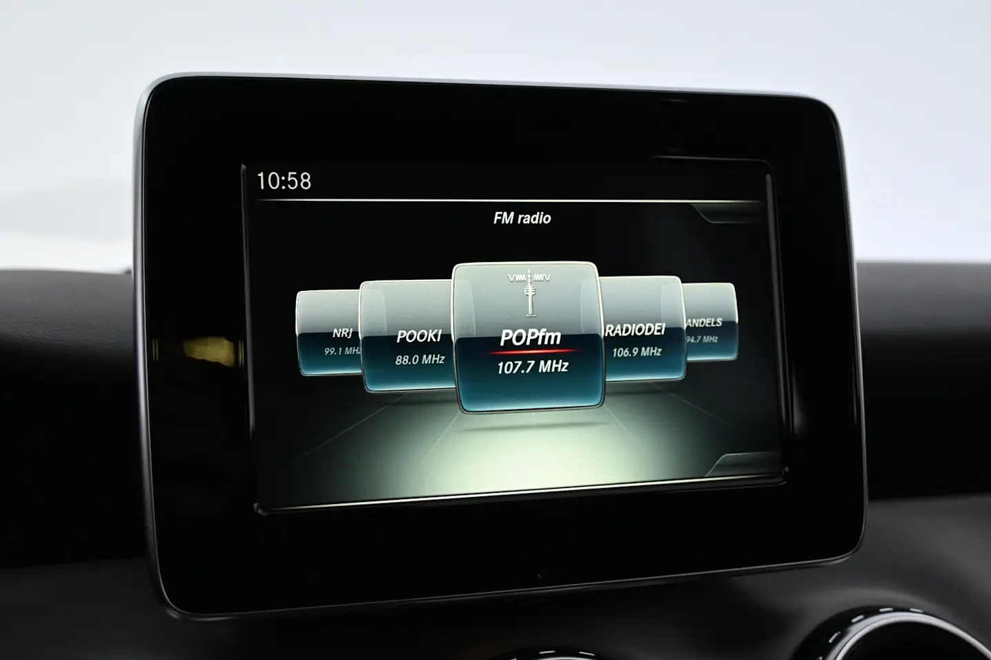 Car Image - 2uBU0KIcKFXFwSIt7KT4S6