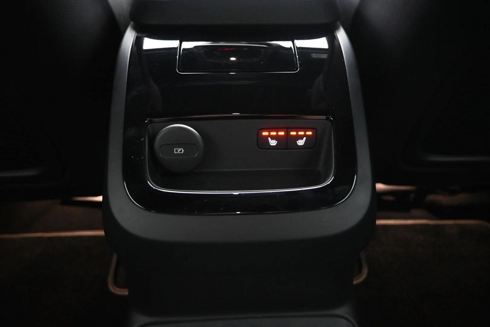 Car Image - 3bzAmxaplGNzHkvYxAyWv3