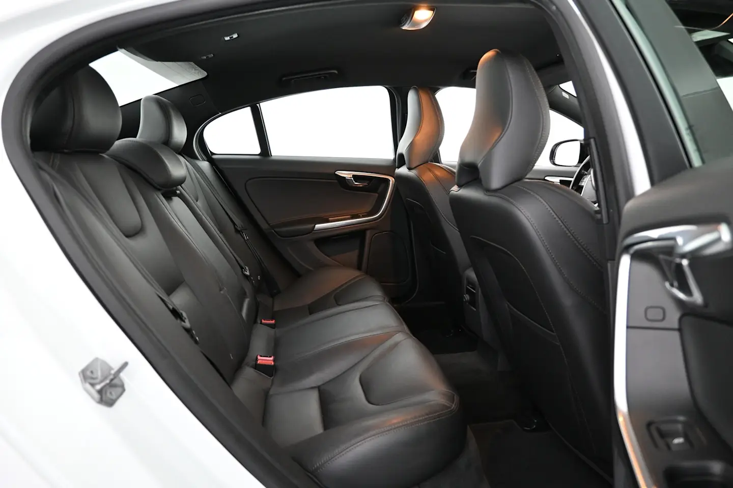 Car Image - S1QJ1eClYeA9gO94N4FMJ