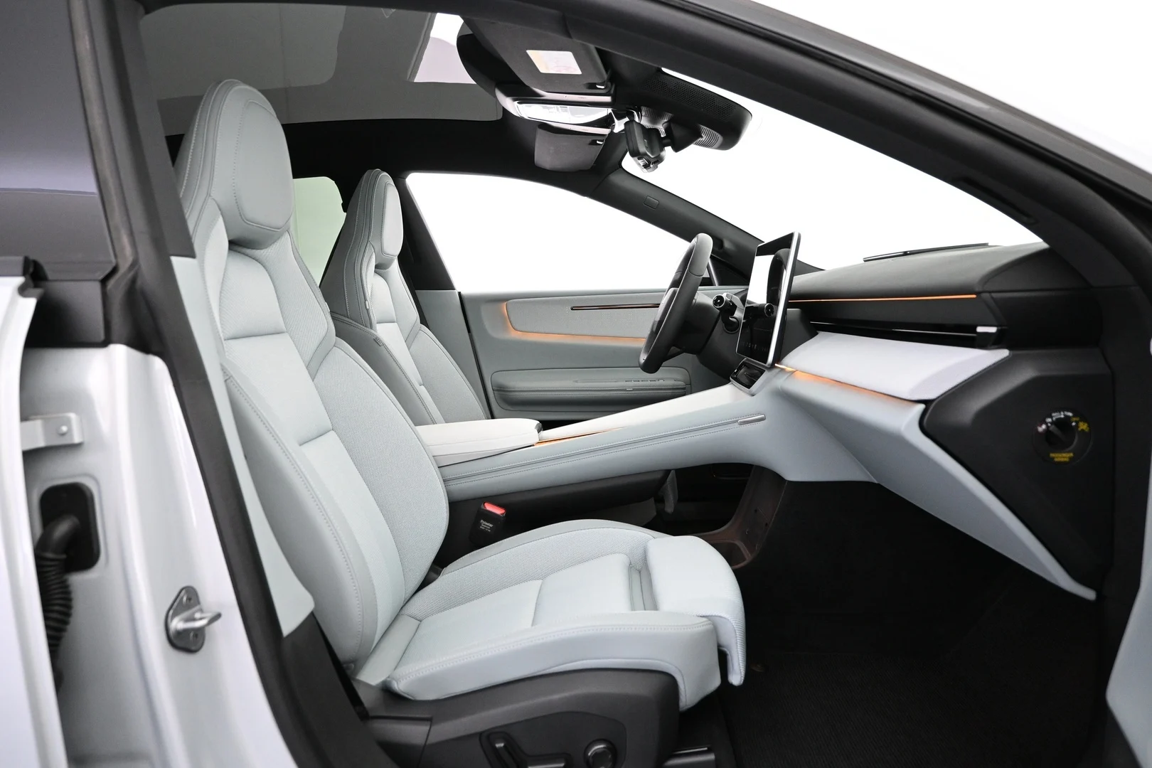 Car Image - 5l9xmyTA3AsnhiTqiBc3Yd