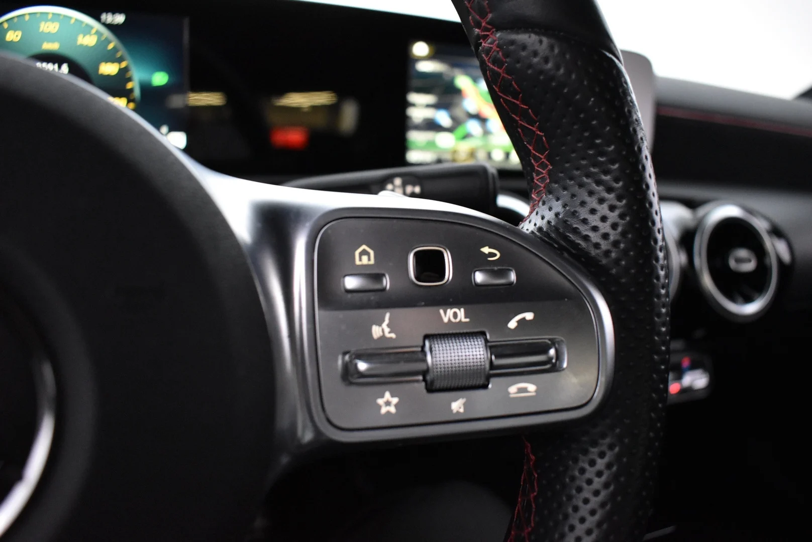 Car Image - 3BJbtpIkvRNr3ySMglDGN7