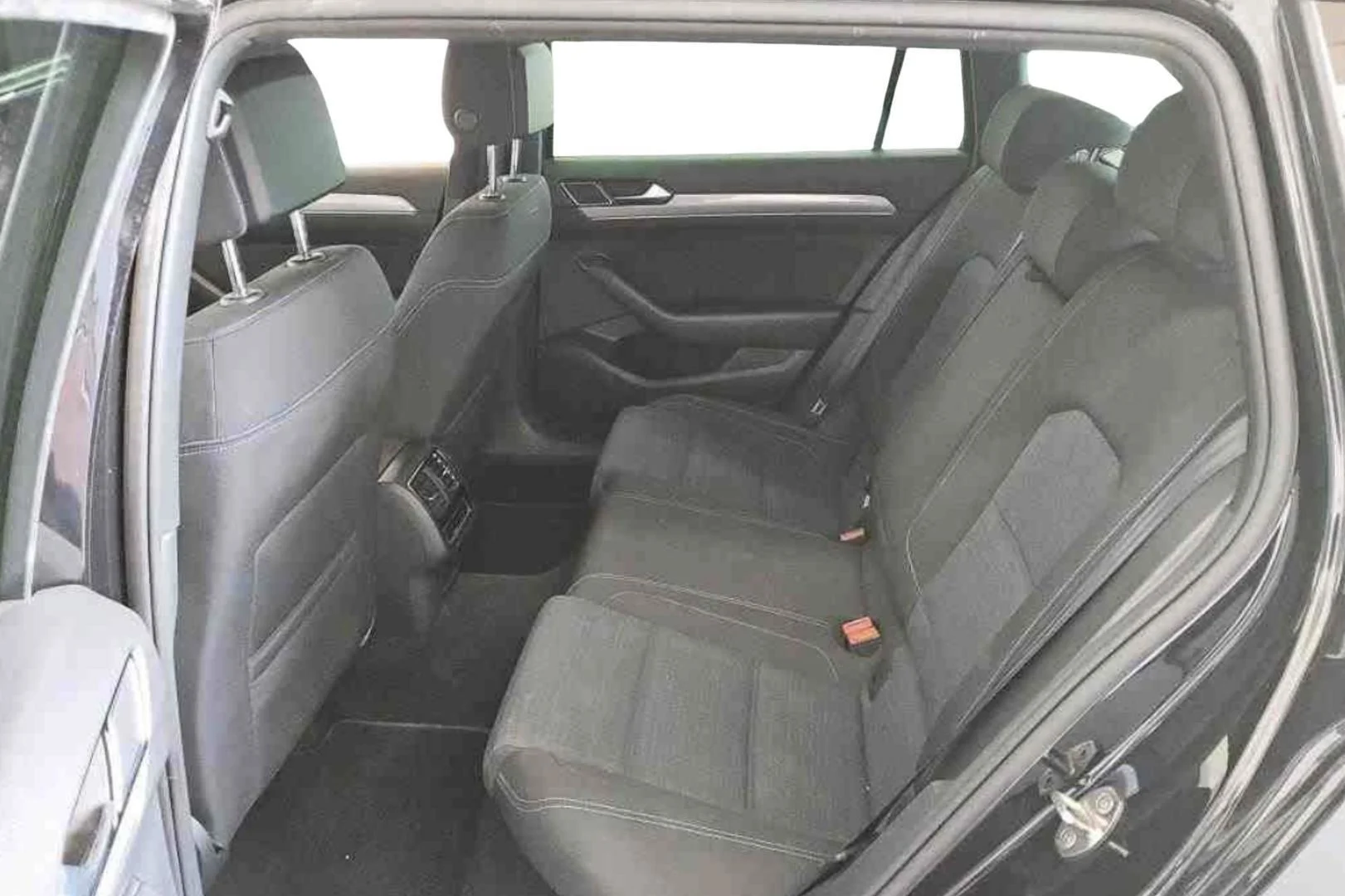 Car Image - 5Q6y6YFUBwxEVznEvYuAE0