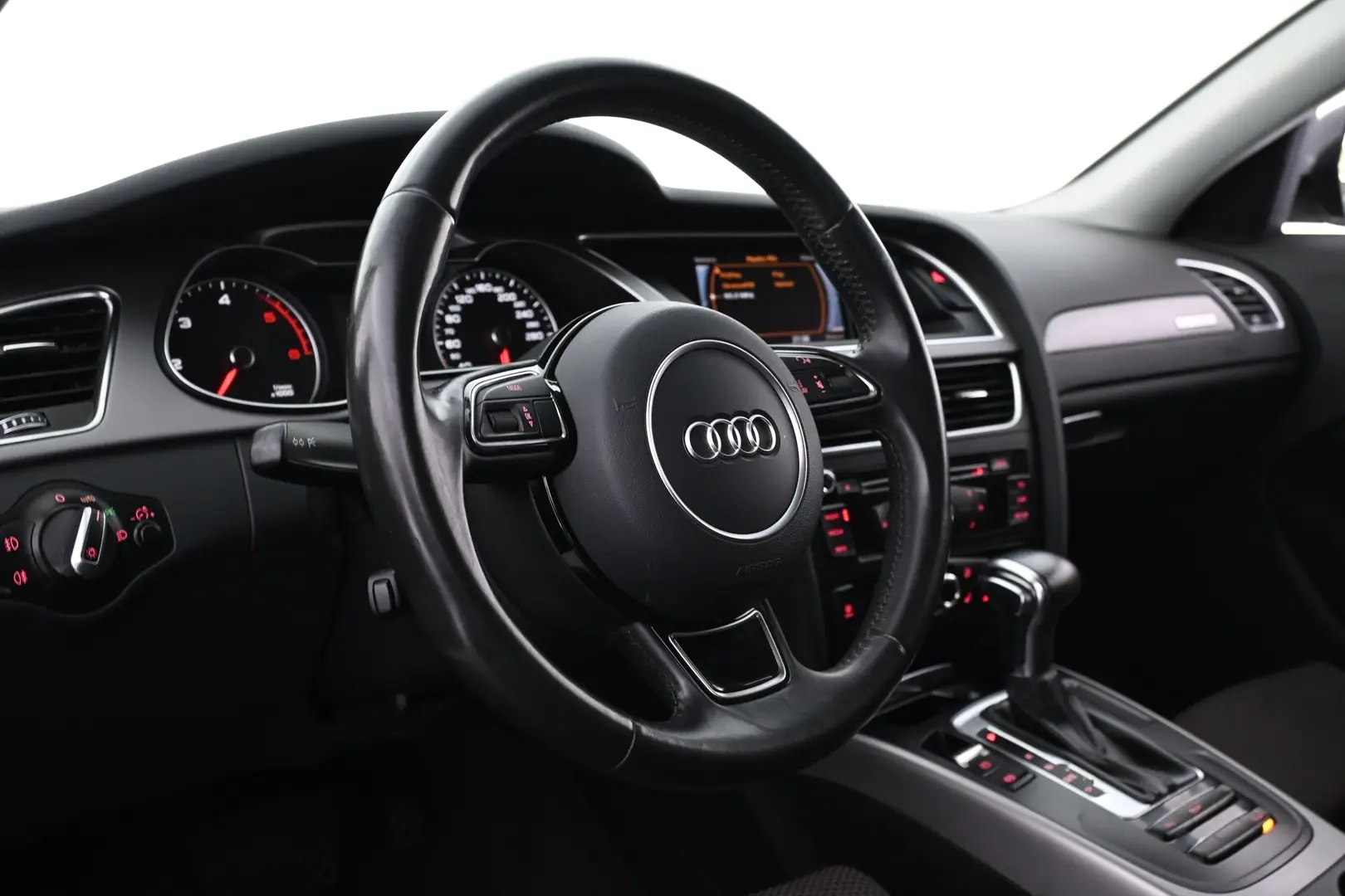 Car Image - 4du8Q3XbghQKaUuiHHjuoT