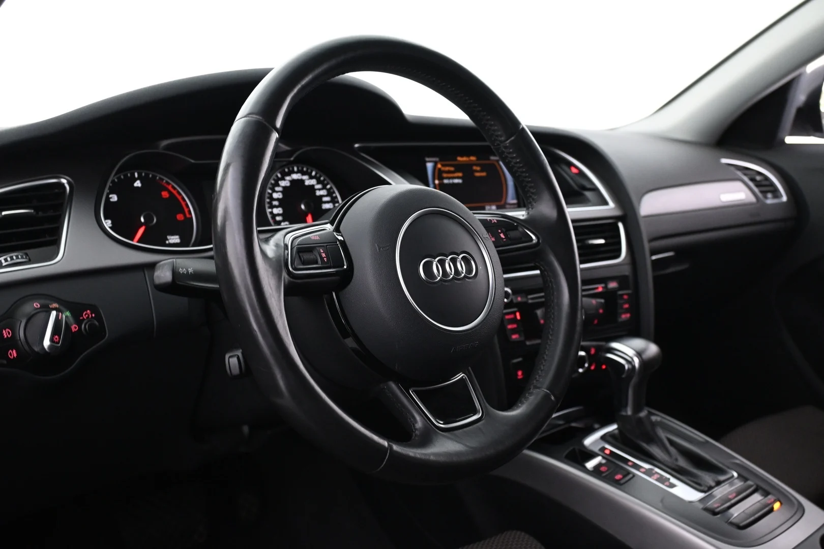 Car Image - 4du8Q3XbghQKaUuiHHjuoT