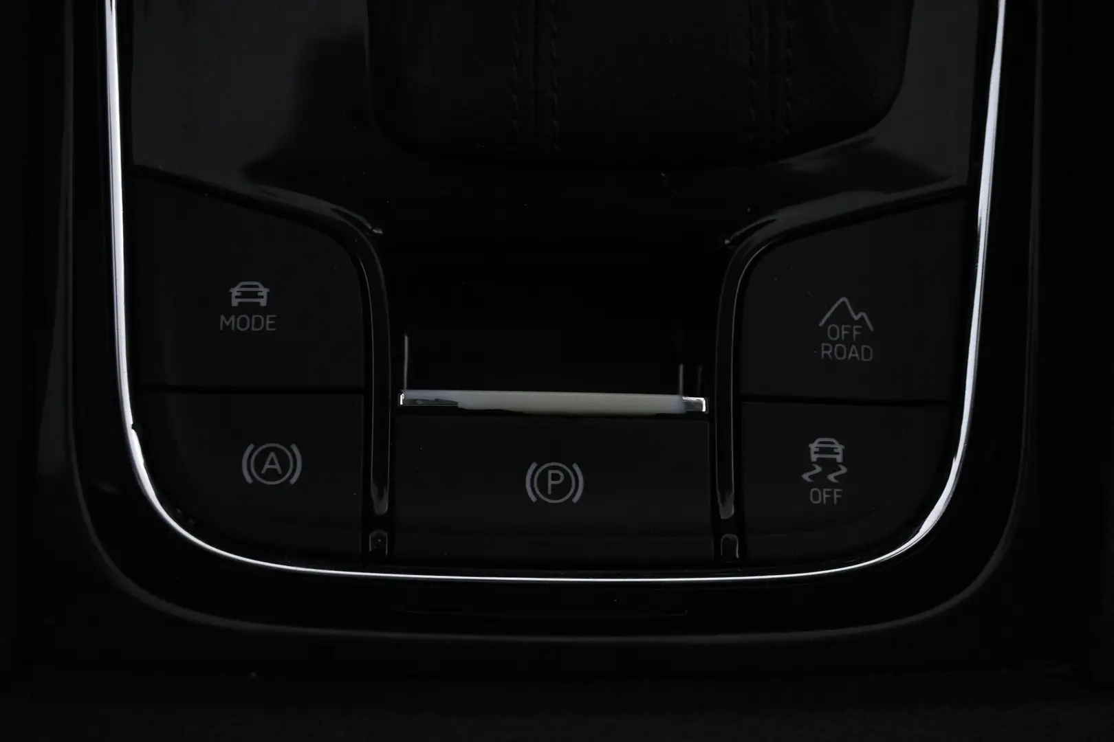 Car Image - 1Y4iDyslS0i4sURLlJblEF