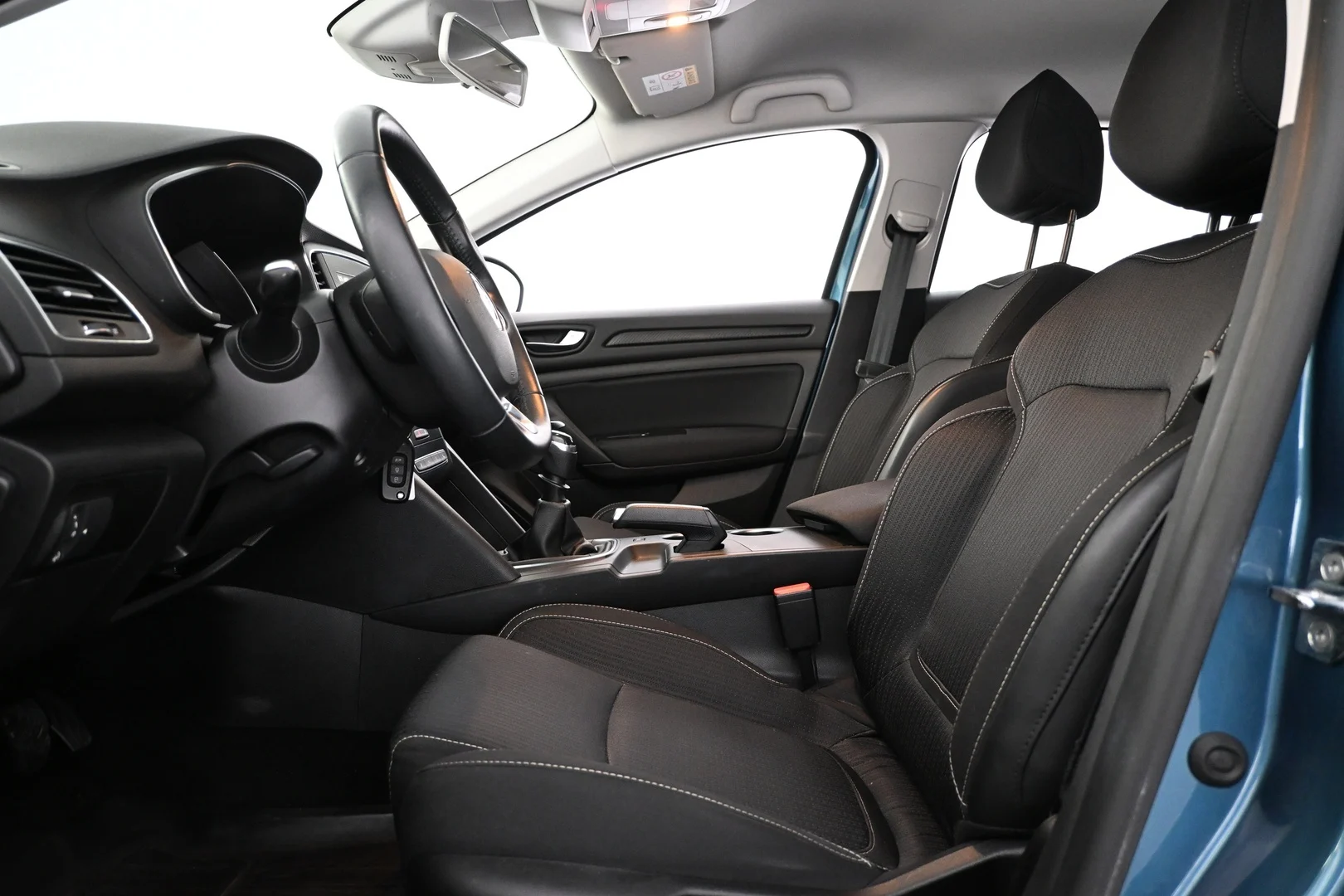 Car Image - 3E1le8vTSSZ5NHpfoQMt8C