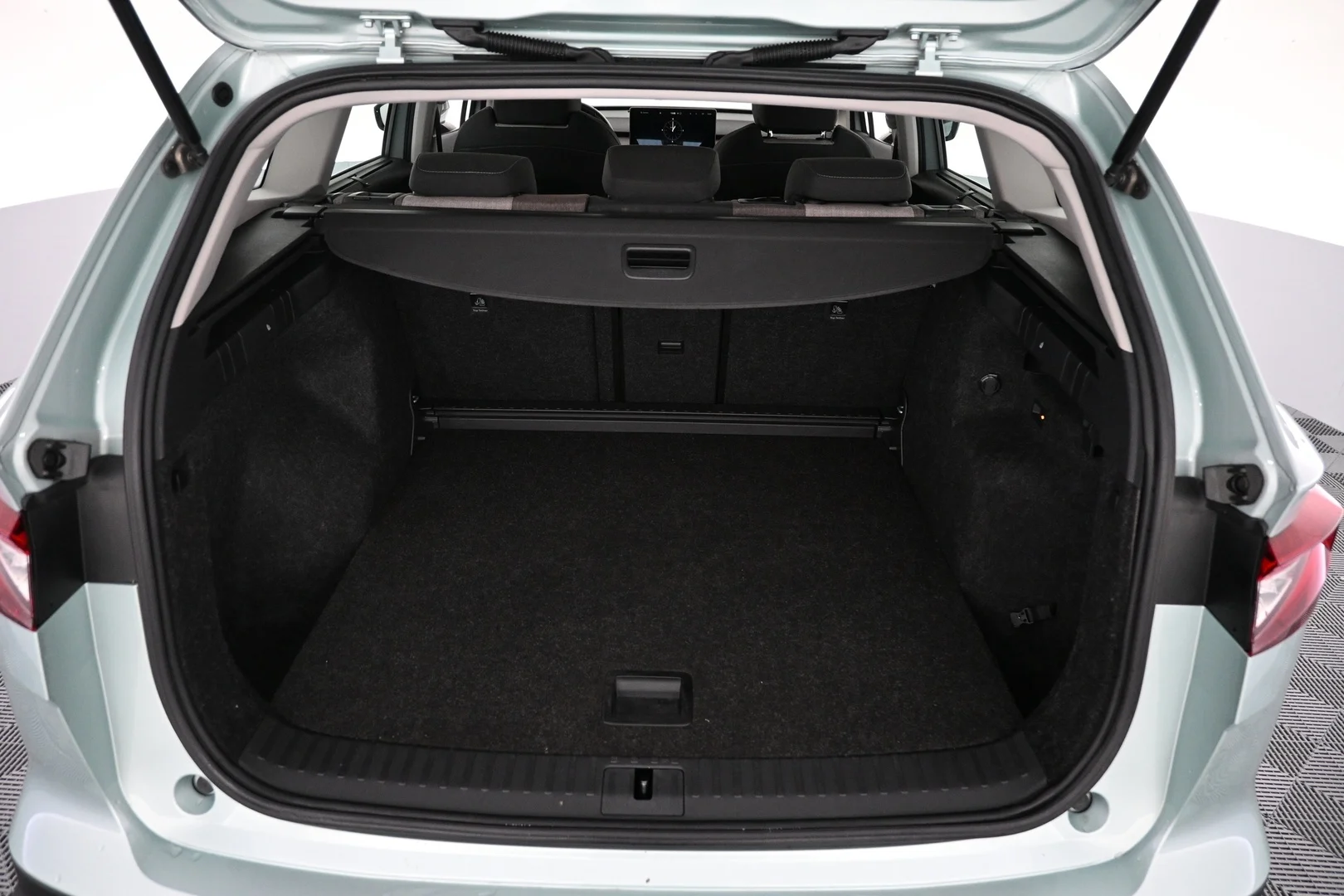 Car Image - 2u9giQqXkxyRvR6RnudEm8