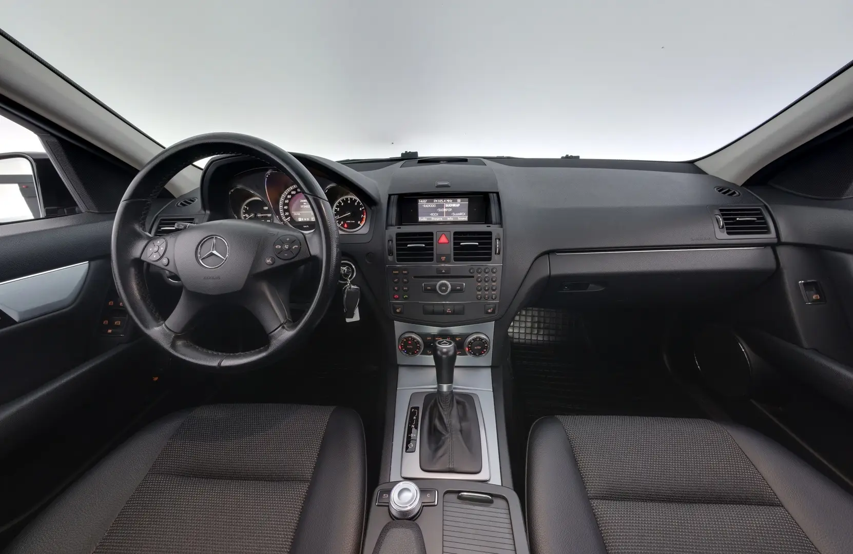 Car Image - 2uSTUyxaThj2RpPXIGzKLA