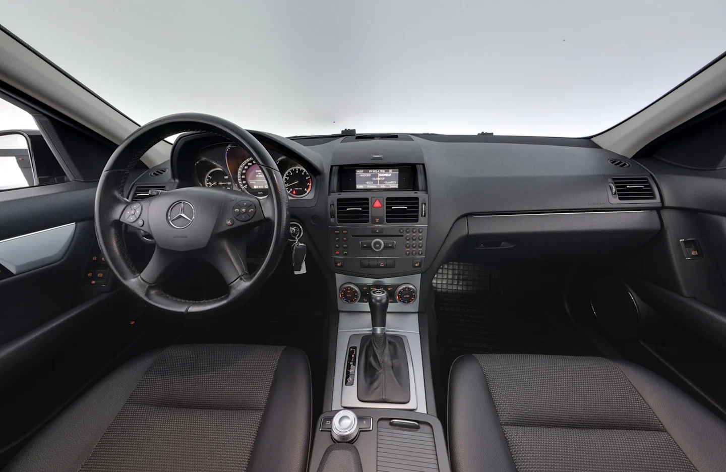 Car Image - 2uSTUyxaThj2RpPXIGzKLA