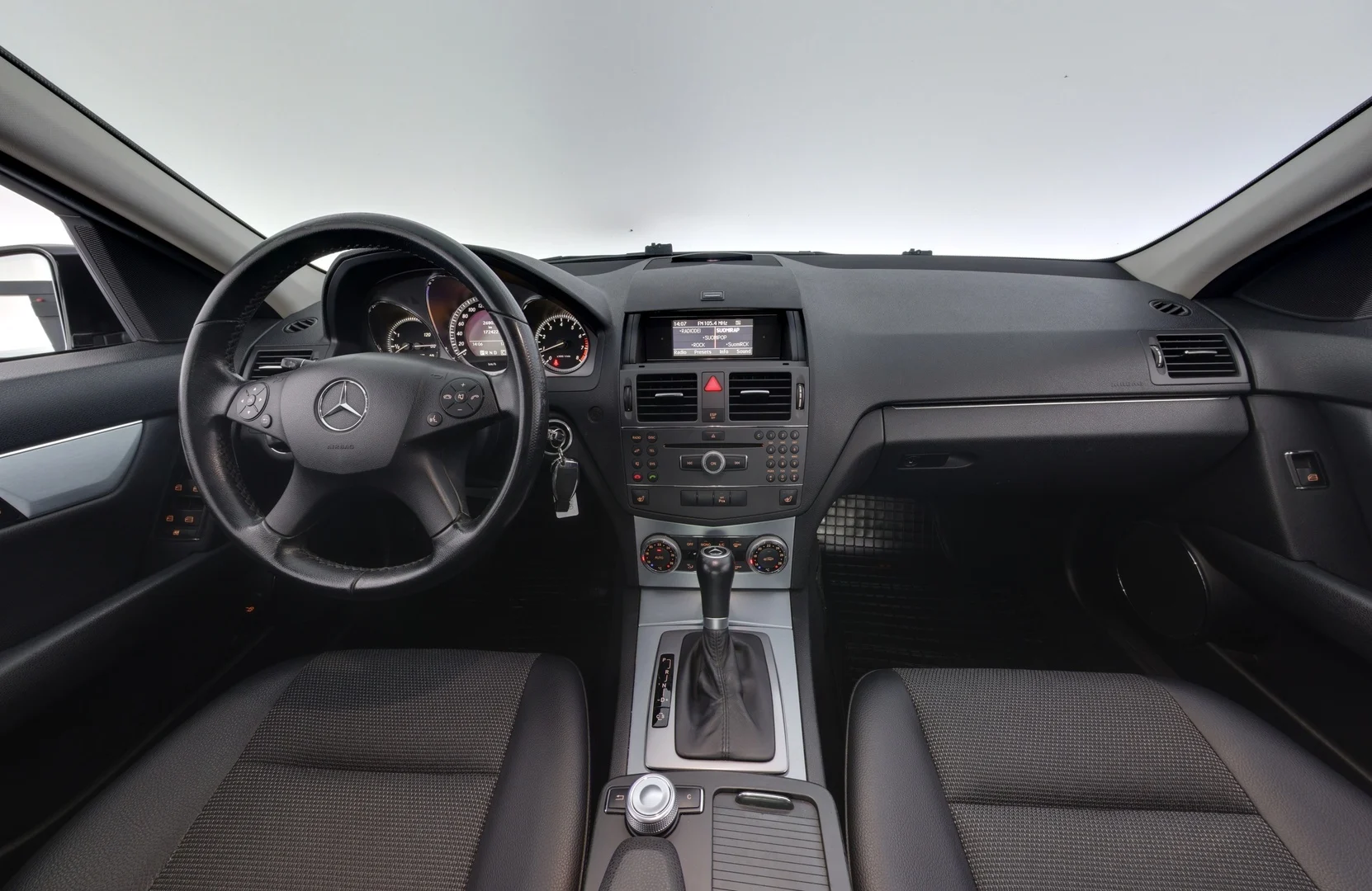Car Image - 2uSTUyxaThj2RpPXIGzKLA